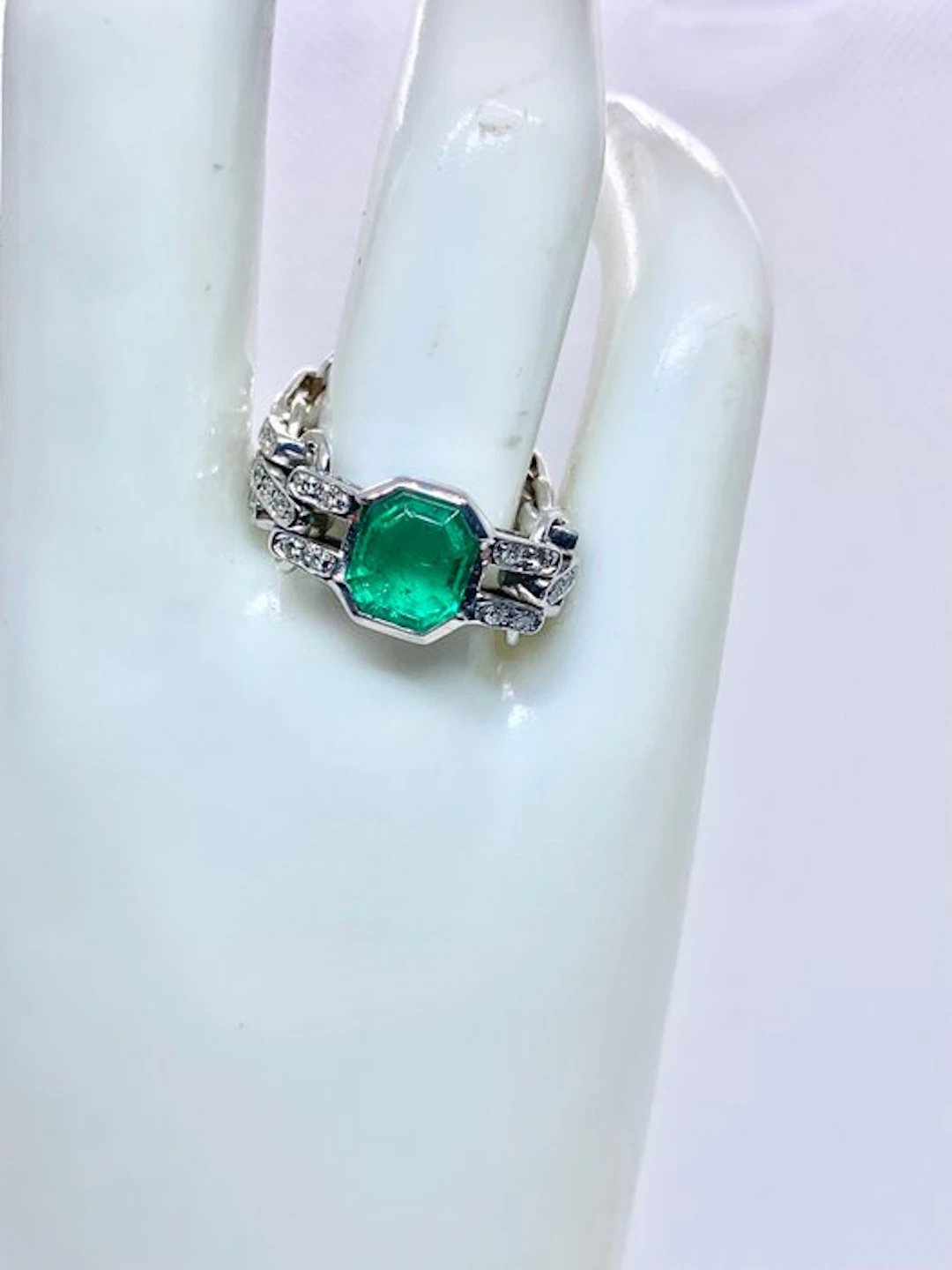 Statement ring - 18 kt