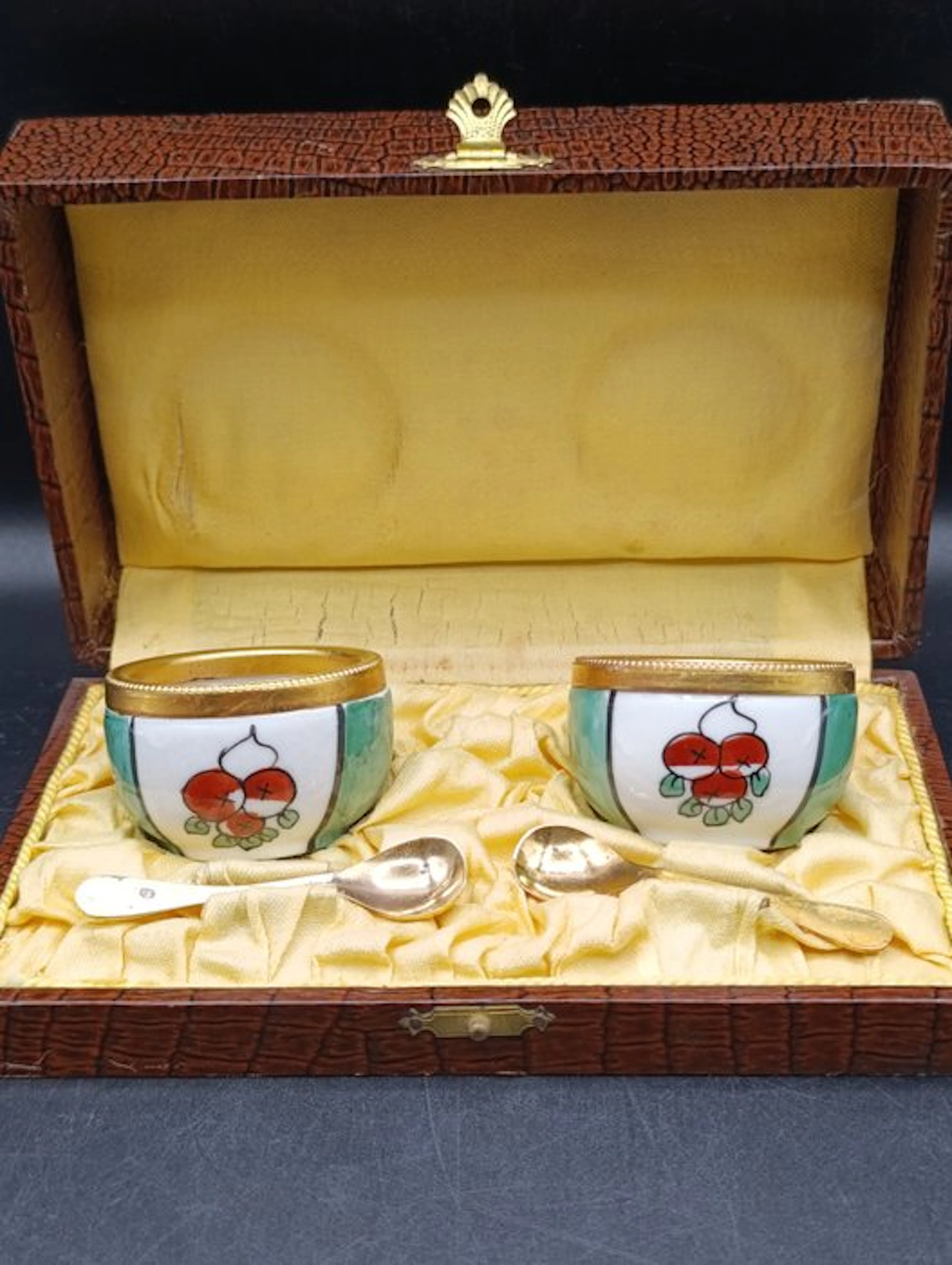 Limoges - Salt and pepper shakers (5) - Porcelain - Pinch spice shakers