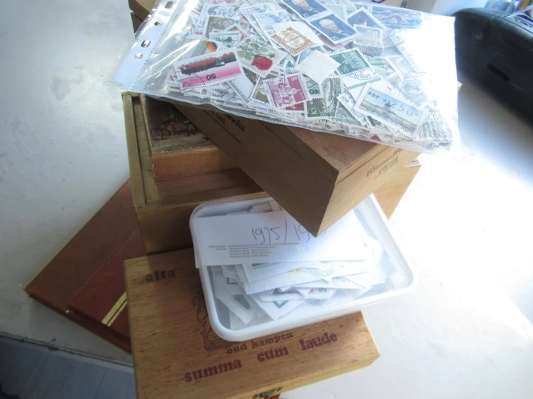 Germany - Germany clearance lot in small boxes, albums, and bags