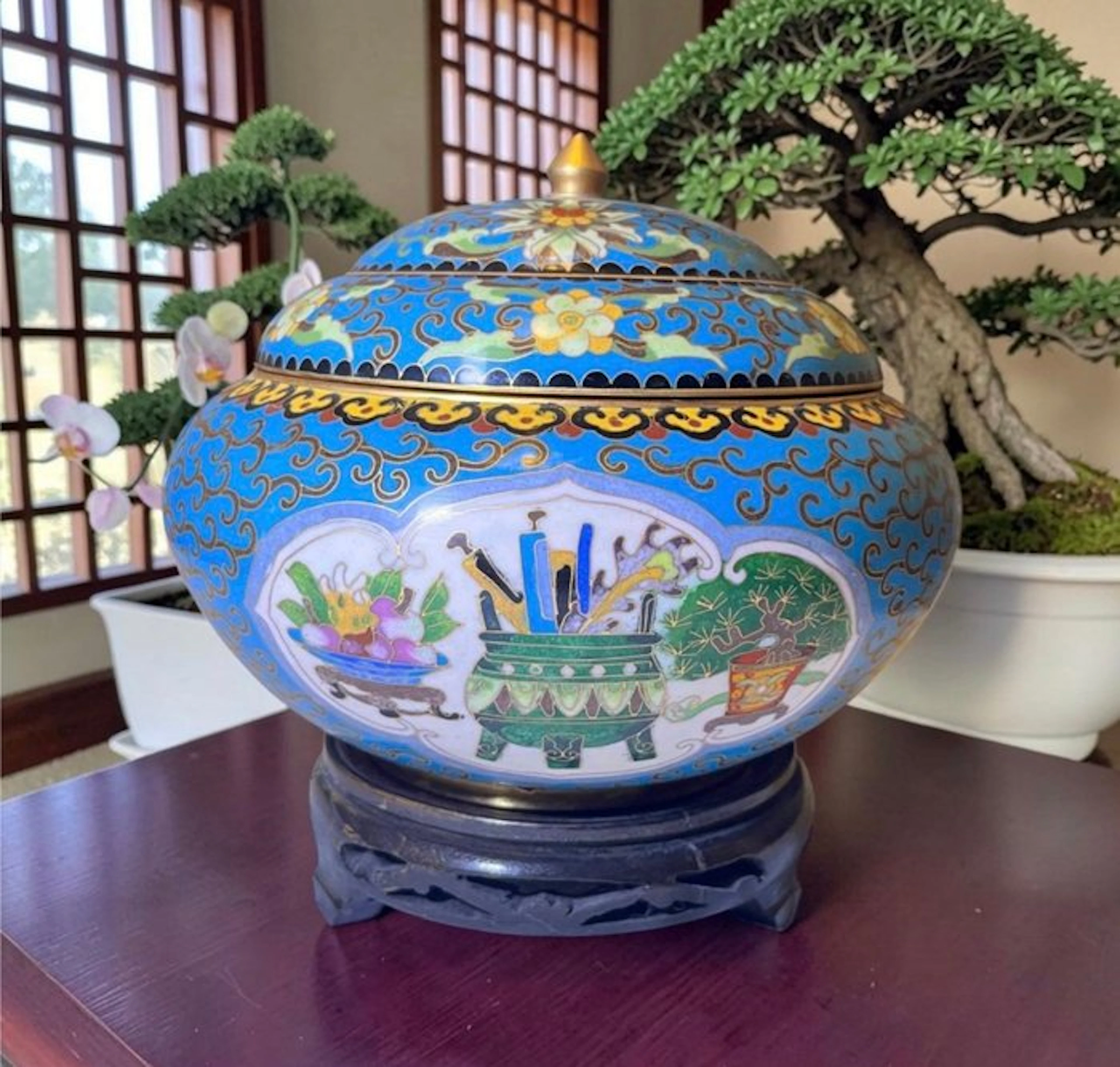 Large cloisonné enamel lidded pot with a decoration of scholar's objects