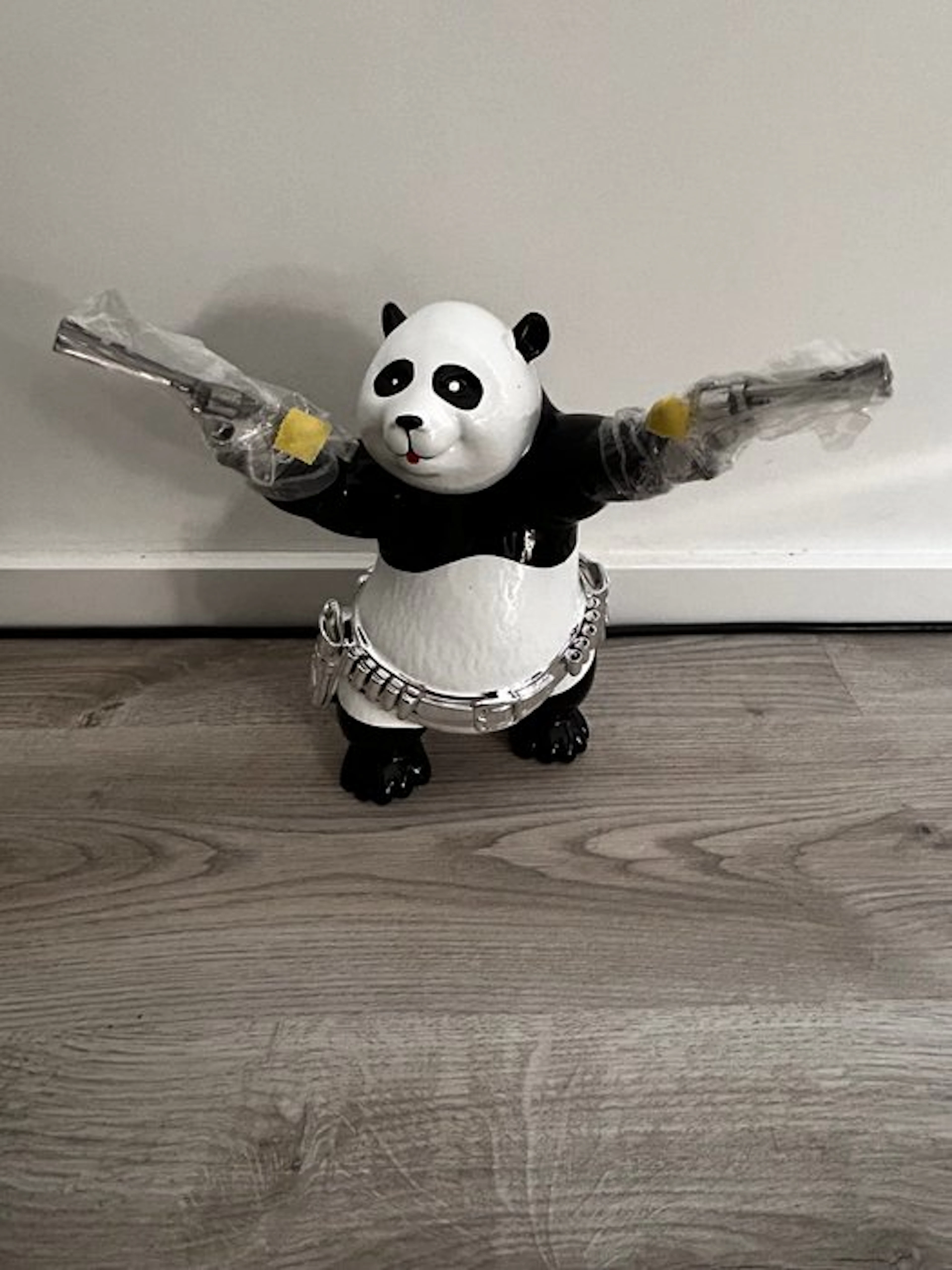 Van Apple (XX) - Street Panda - Guns up