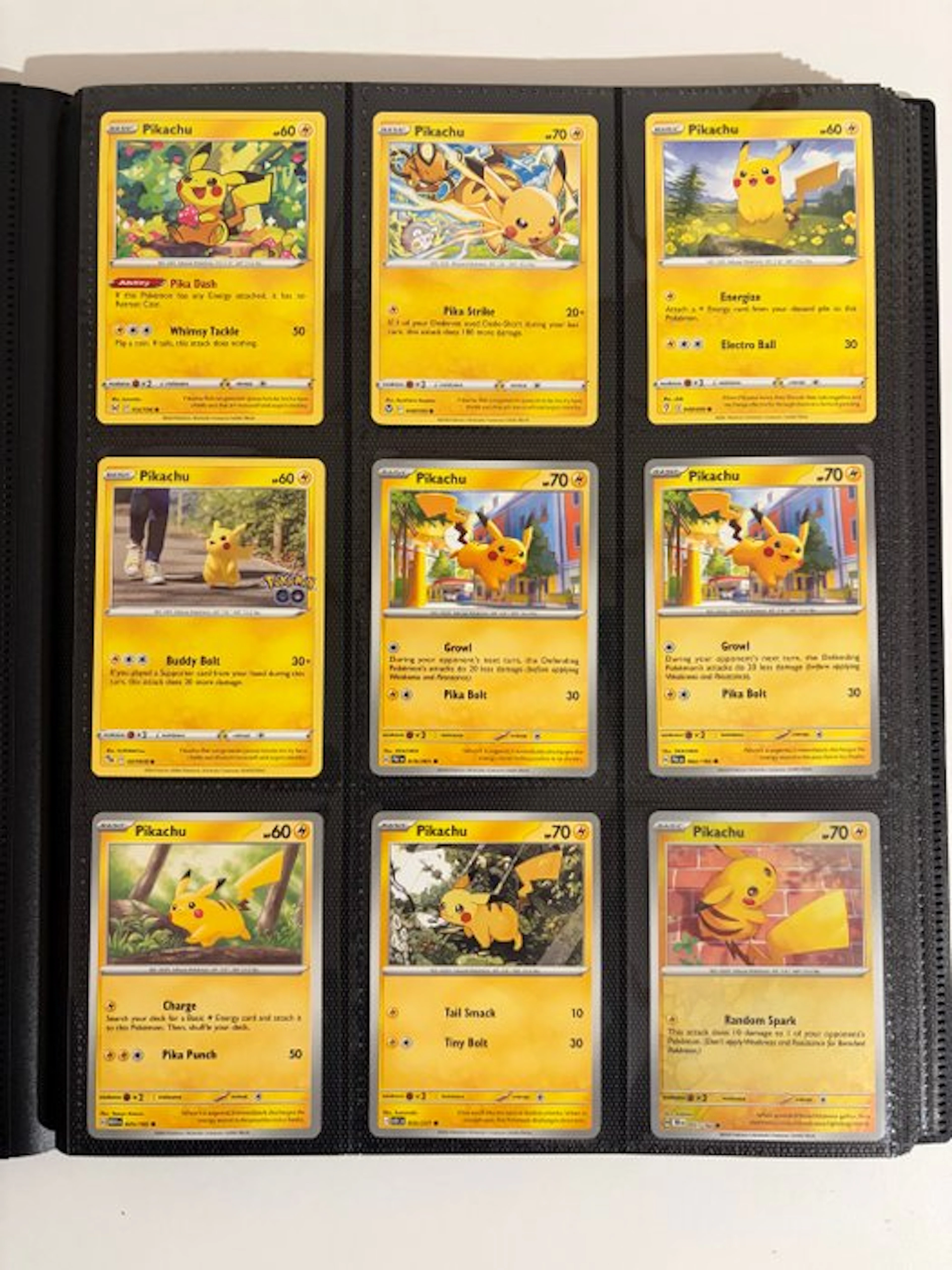 Pokémon - 200 Card - Pikachu - 9 different series