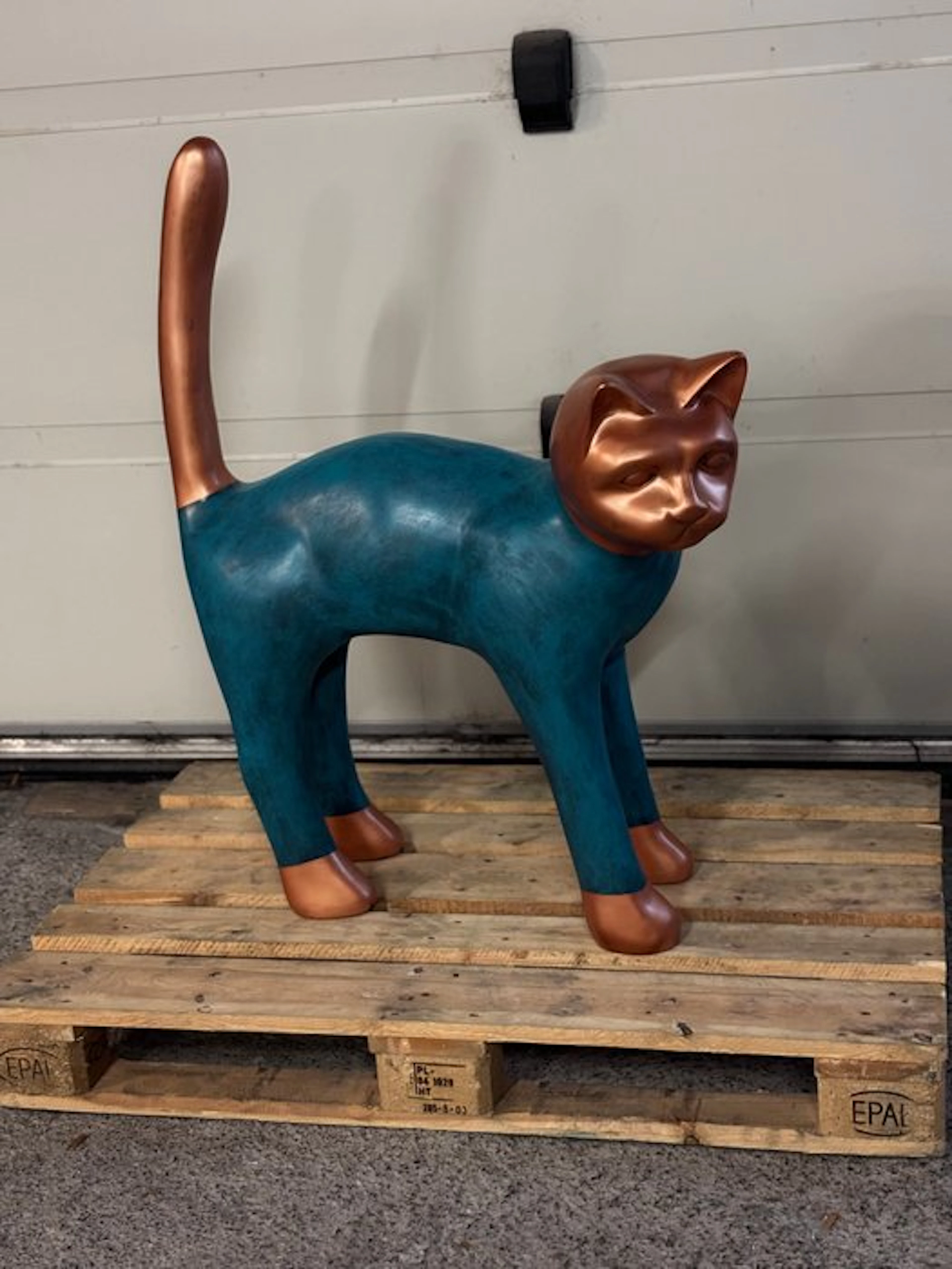Rob VanMore - Outdoor sculpture, The Bronze Cat XXL - 100cm - 100