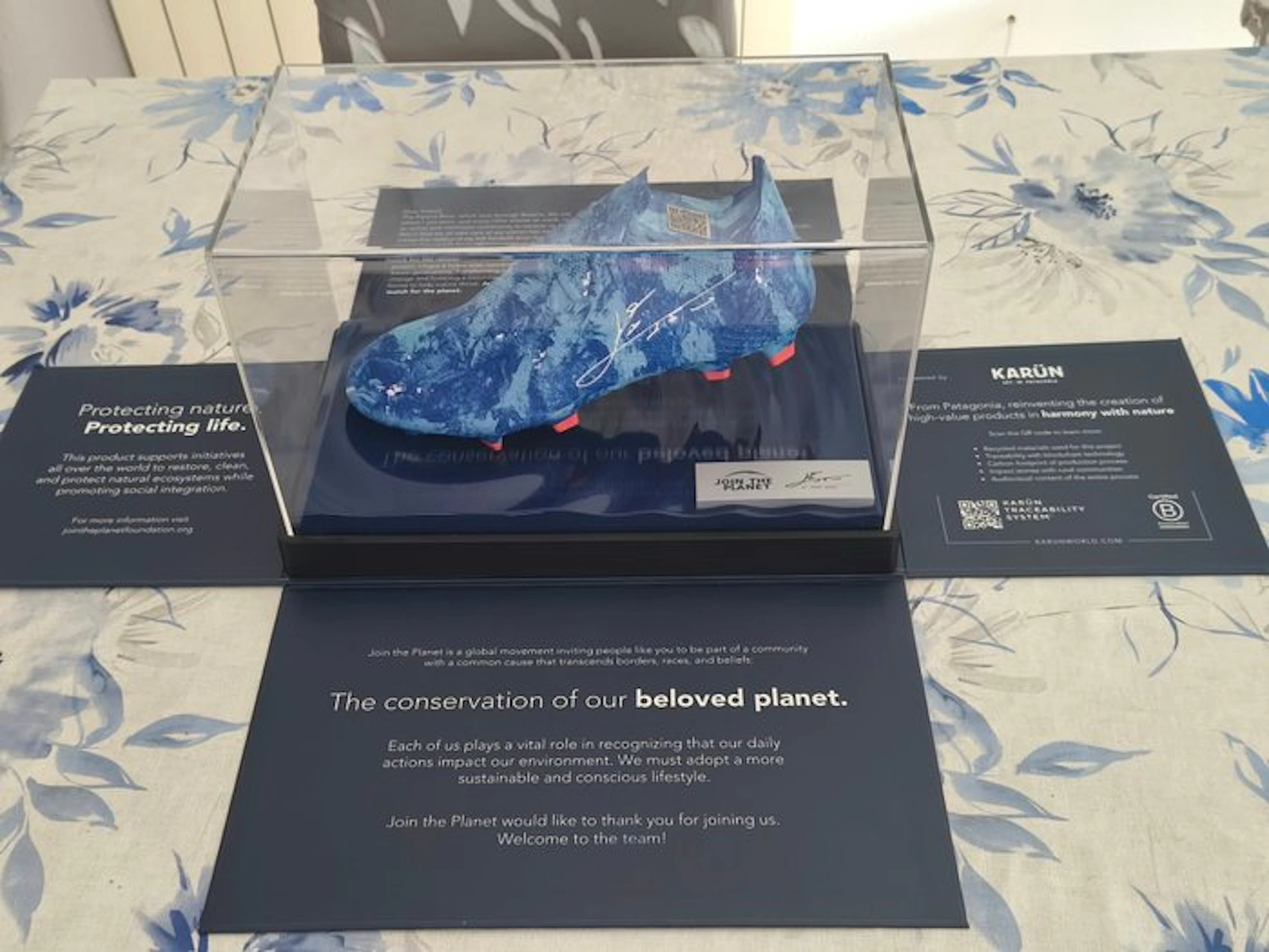 Leo Messi ''Join The Planet'' - Lionel Messi - Figure...