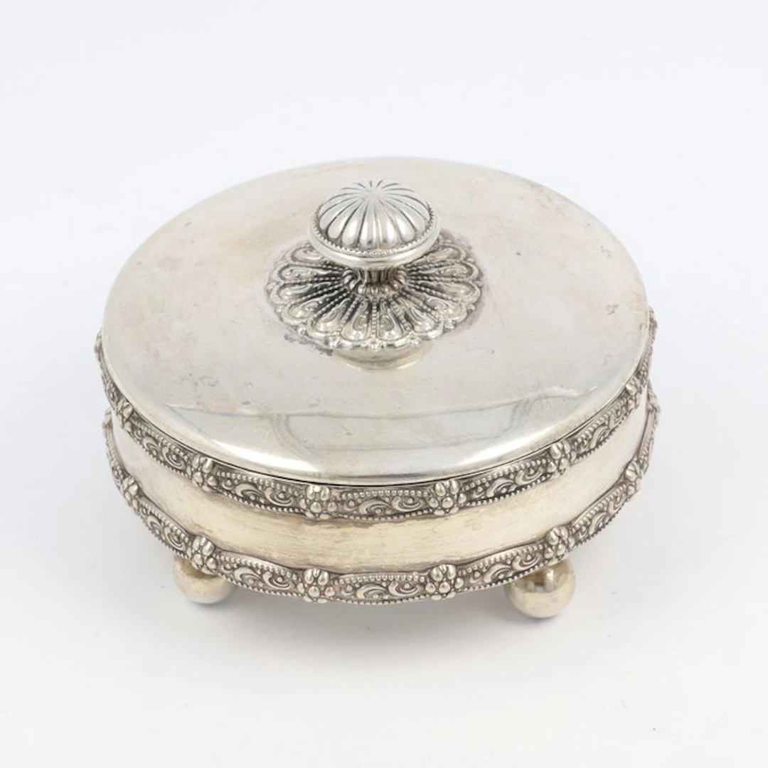 Gustav Hauber. - Box - .800 silver