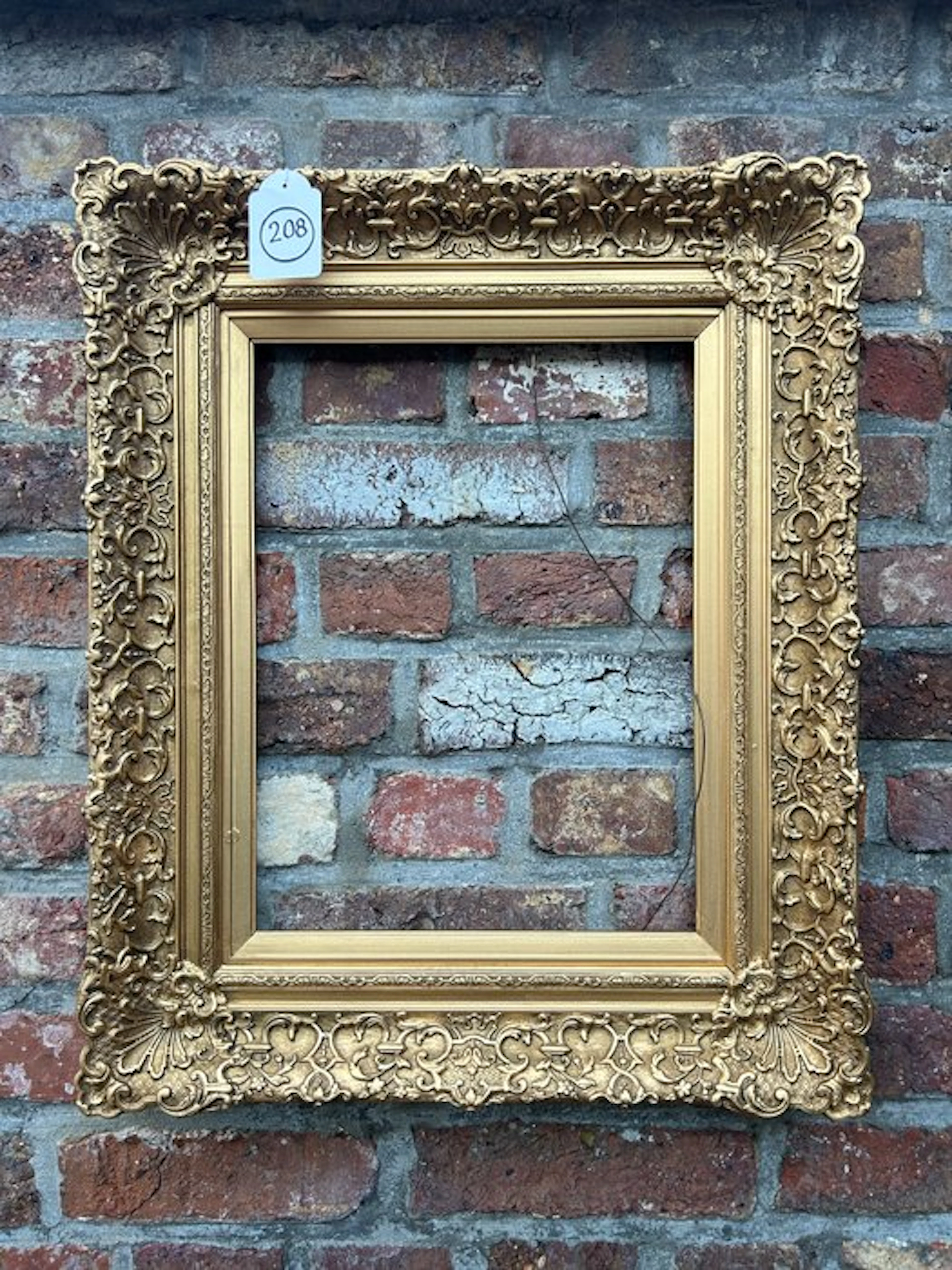 Frame - 208. Antique gold-gilded museum frame. For painting 40x30 cm