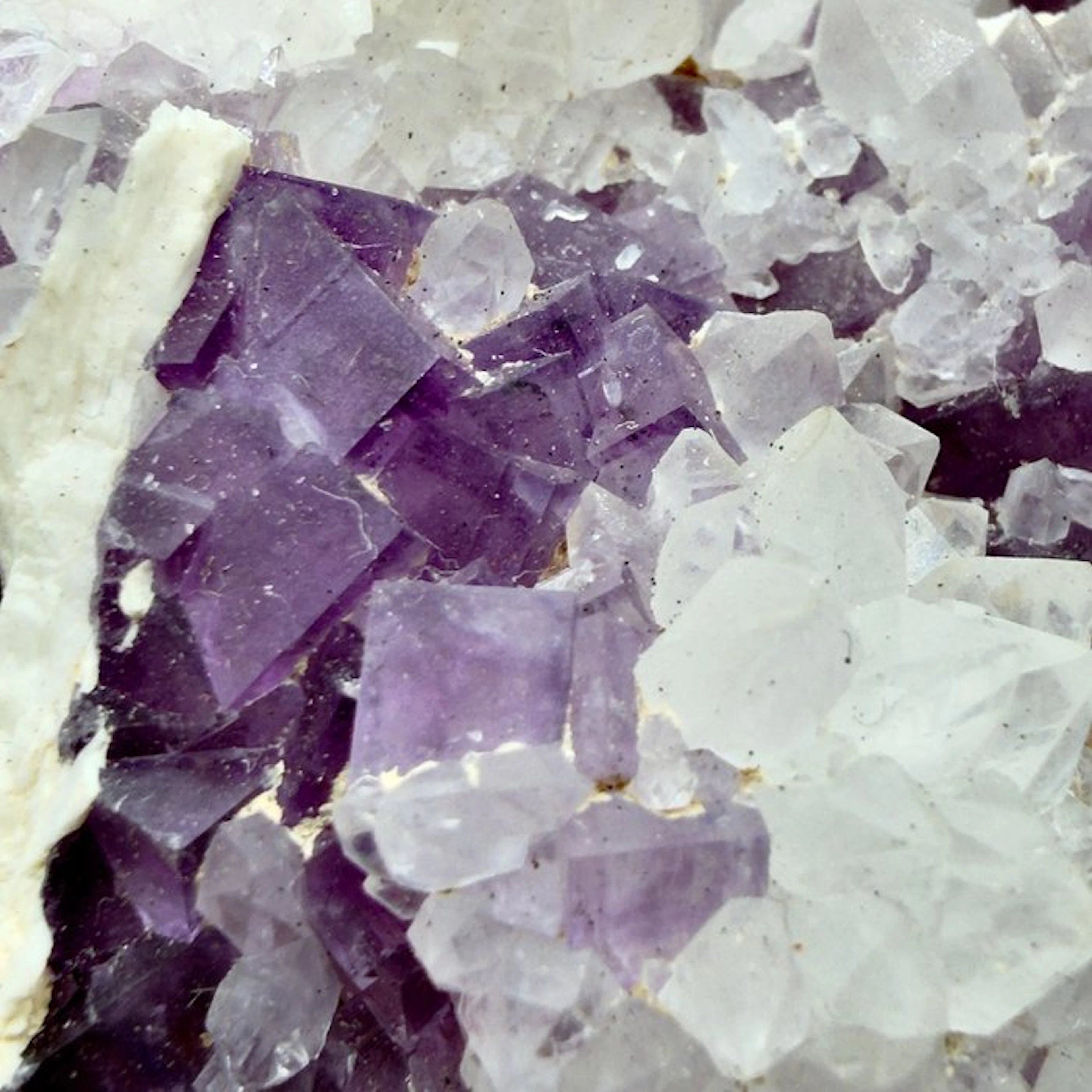 Fluorite Rough - Height: 8 cm - Width: 7 cm- 300 g - (1)