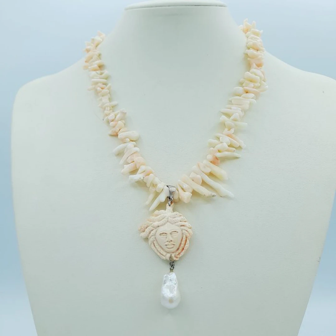 Silver - Necklace with pendant