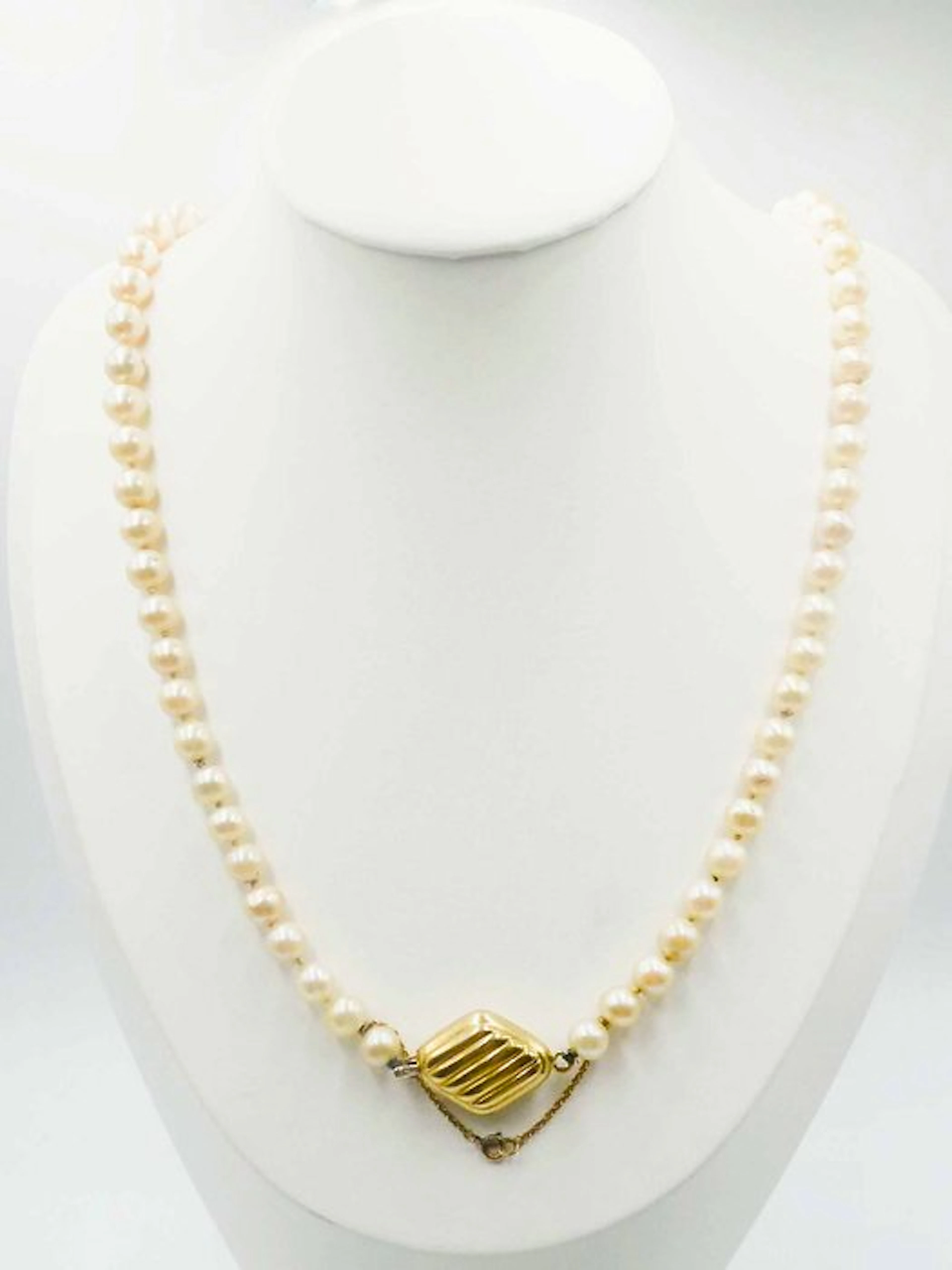 Necklace - 18 kt. Yellow gold Pearl