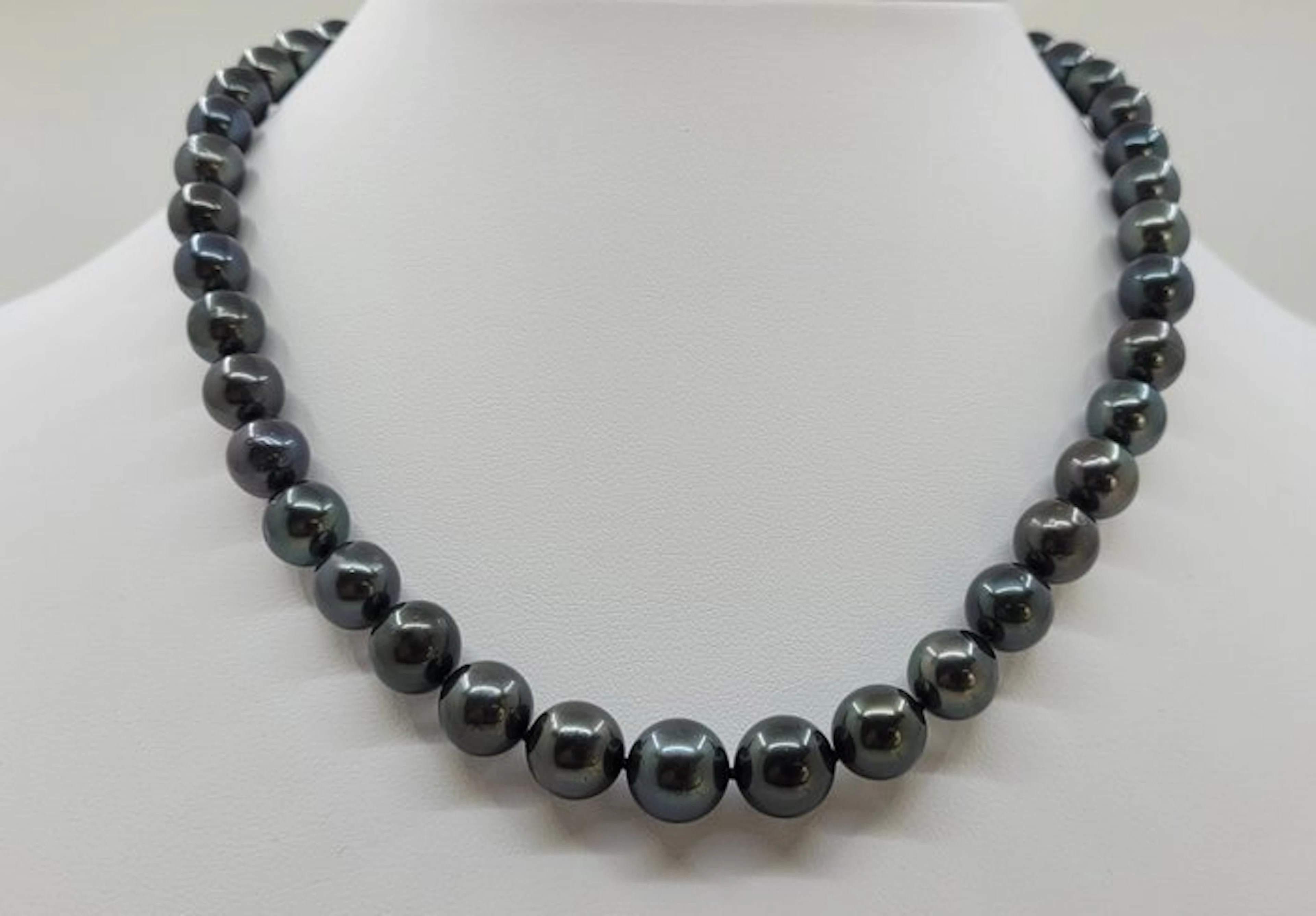 Necklace PSL Certified Peacock Black Tahitian Pearls - 8.0x10.4mm