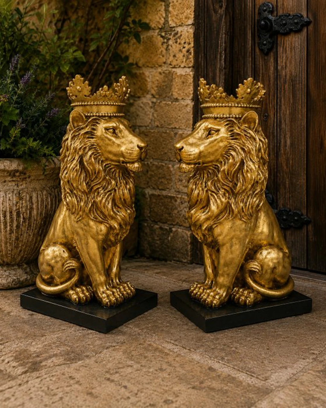 Figurine - Crowned Lion (2) - polystone