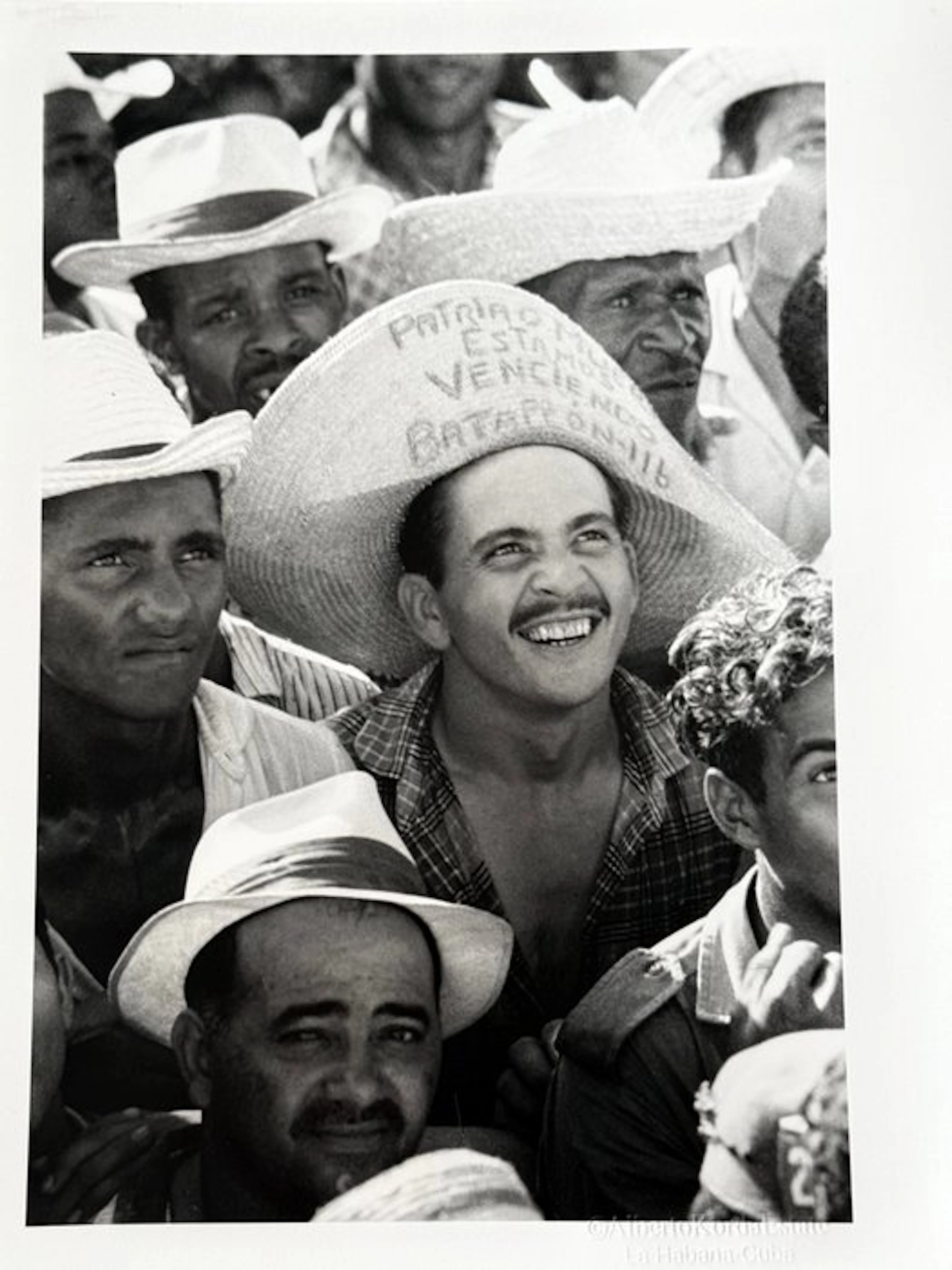 Alberto Korda (1928–2001) - Campesinos en discurso de la...