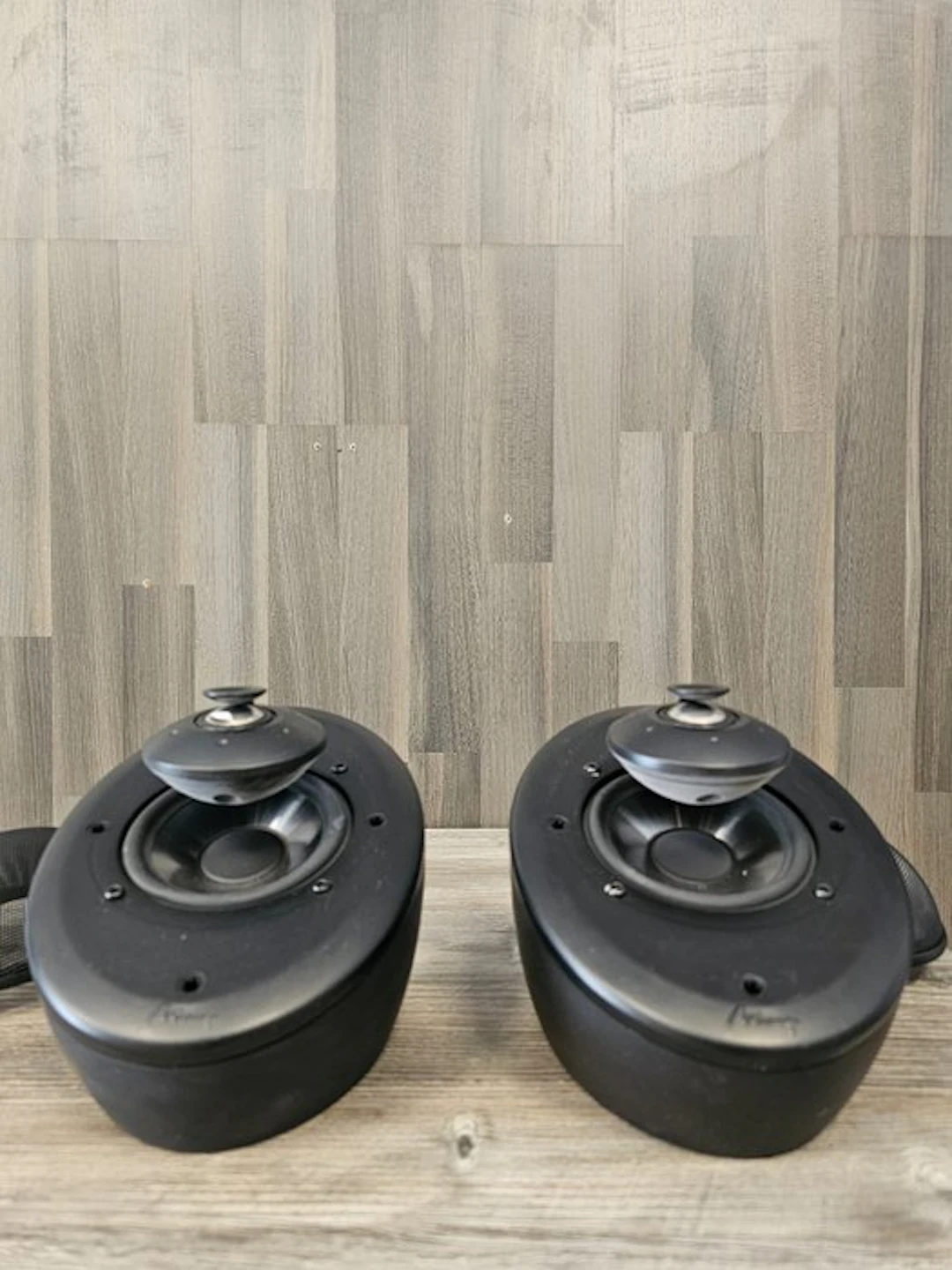 Mirage - Omnisat / 2-Way Omnidirectional Compact Satellite Speaker set