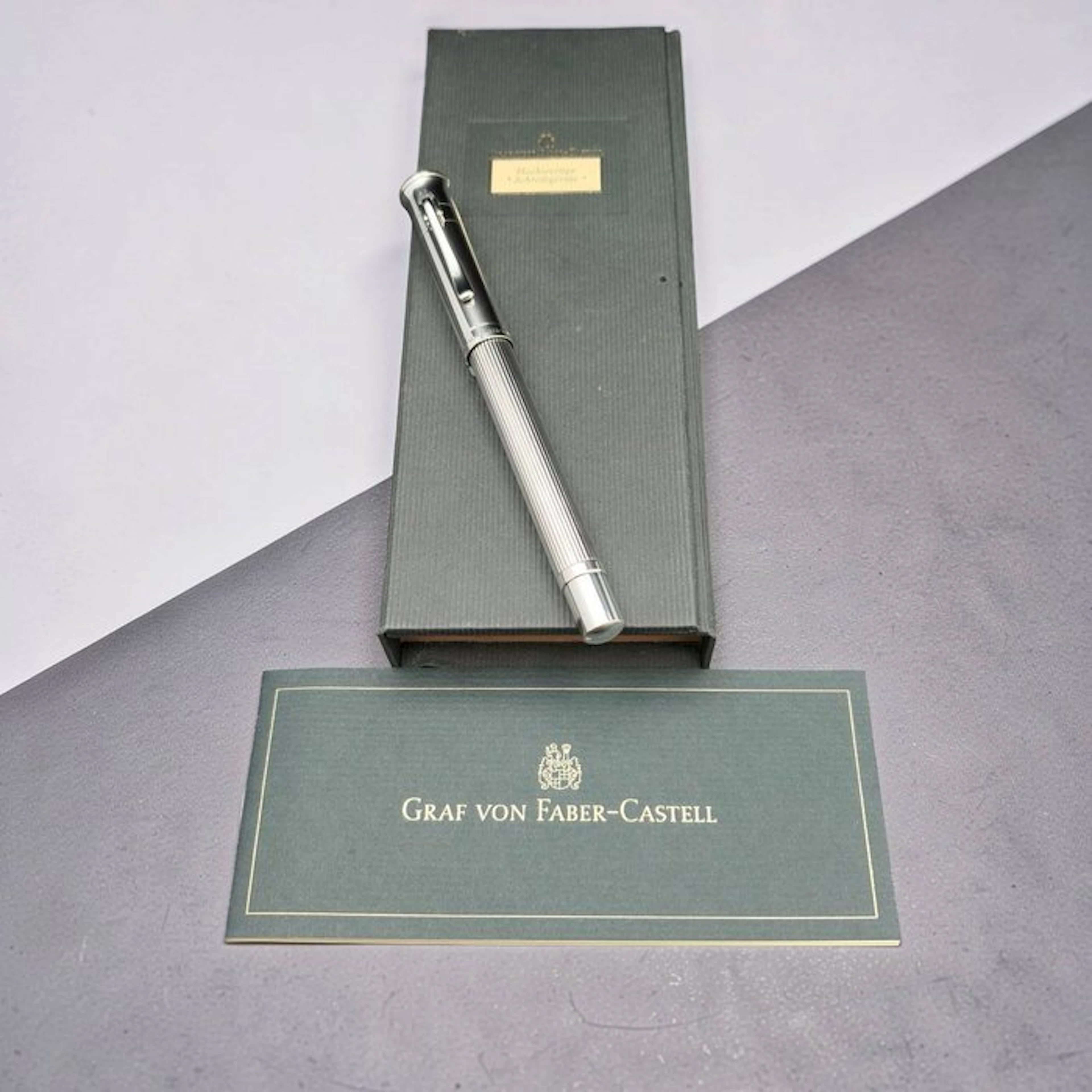Graf von Faber-Castell - Classic Platino - Fountain pen