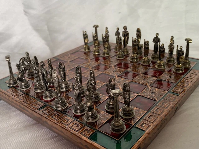Chess set - Greek troops handcrafted in bronze