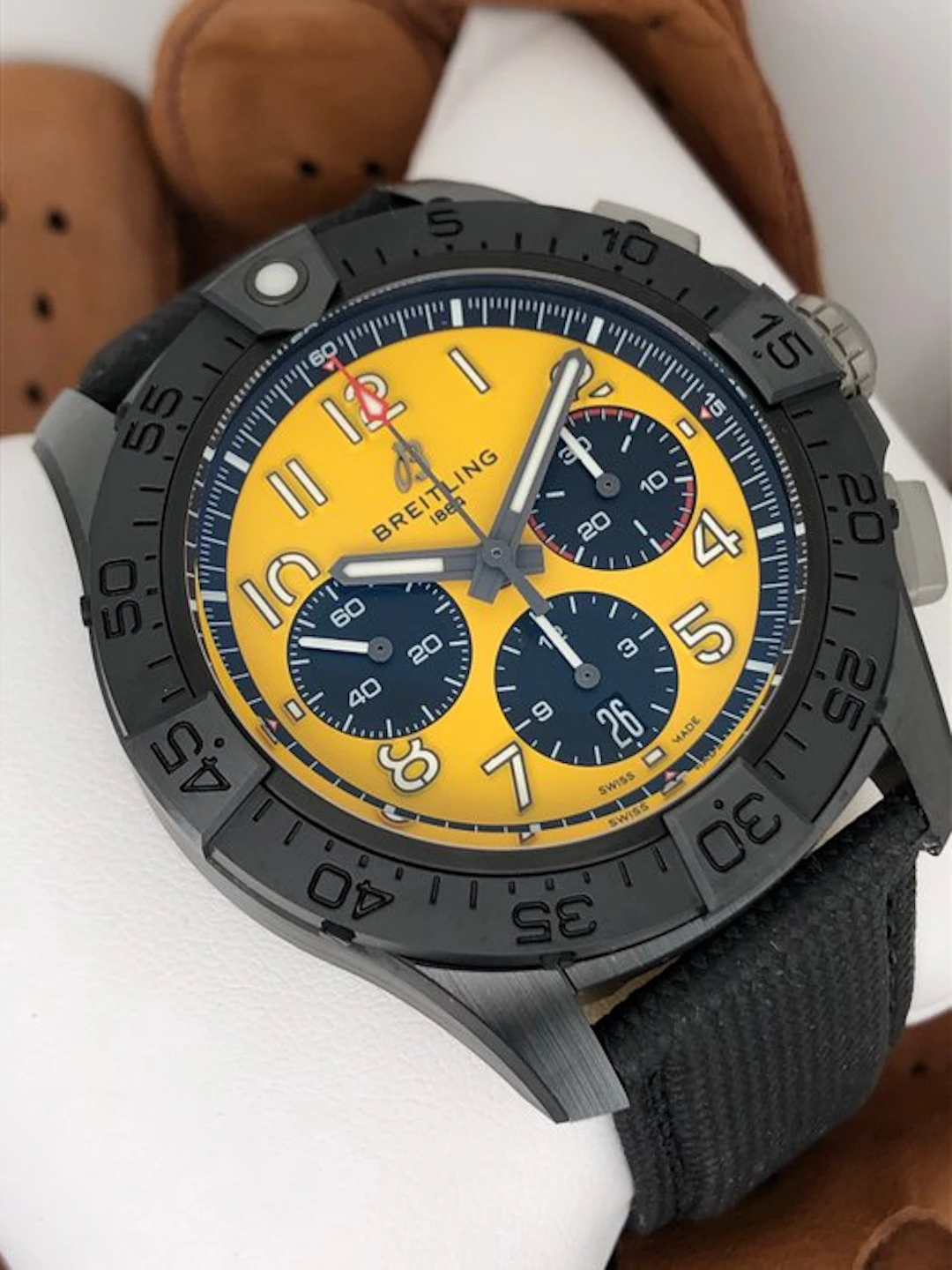 Breitling - Avenger B01 Chronograph 44 Night Mission...