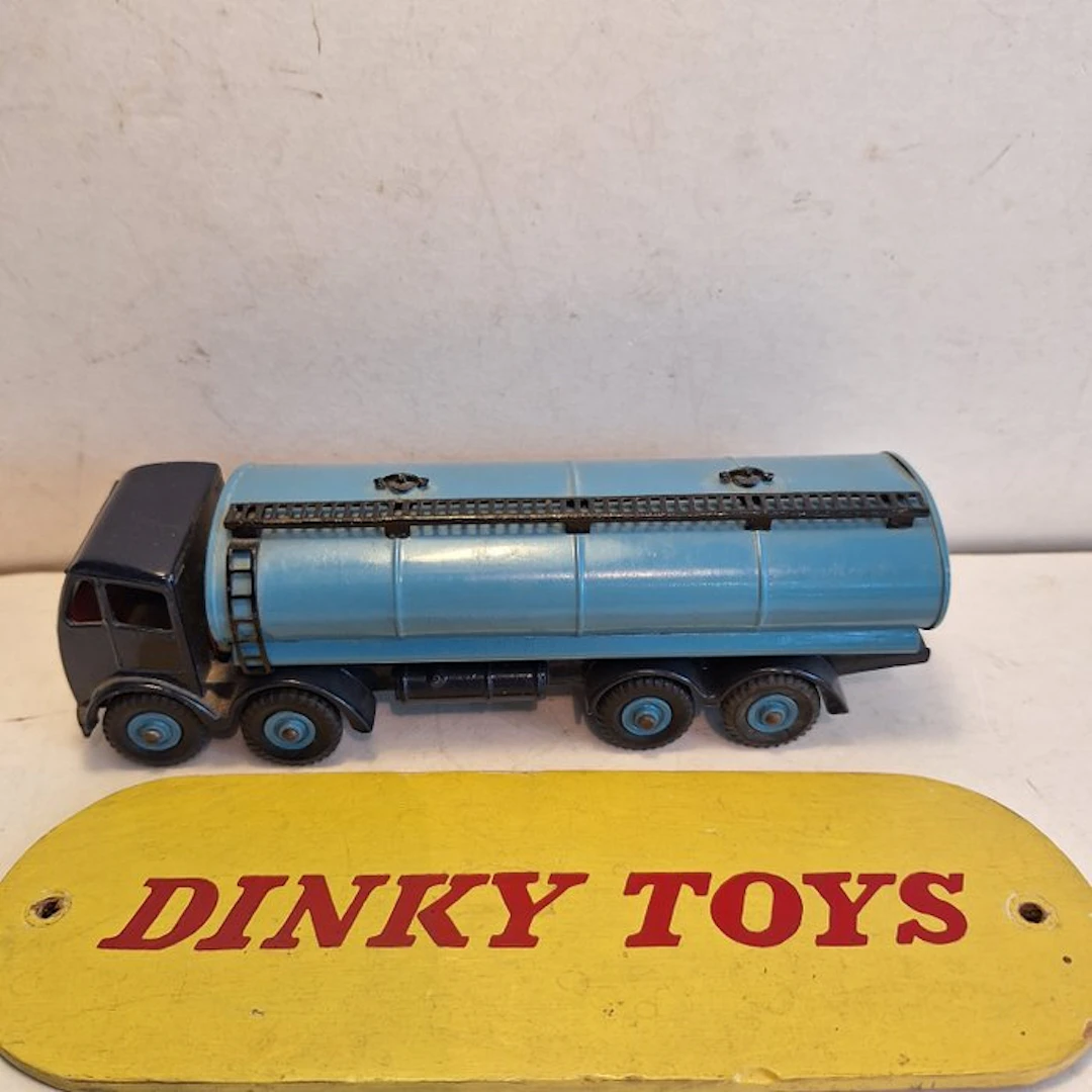 Dinky Toys 1:50 - Model car - Dinky Supertoys - Type 2 grill