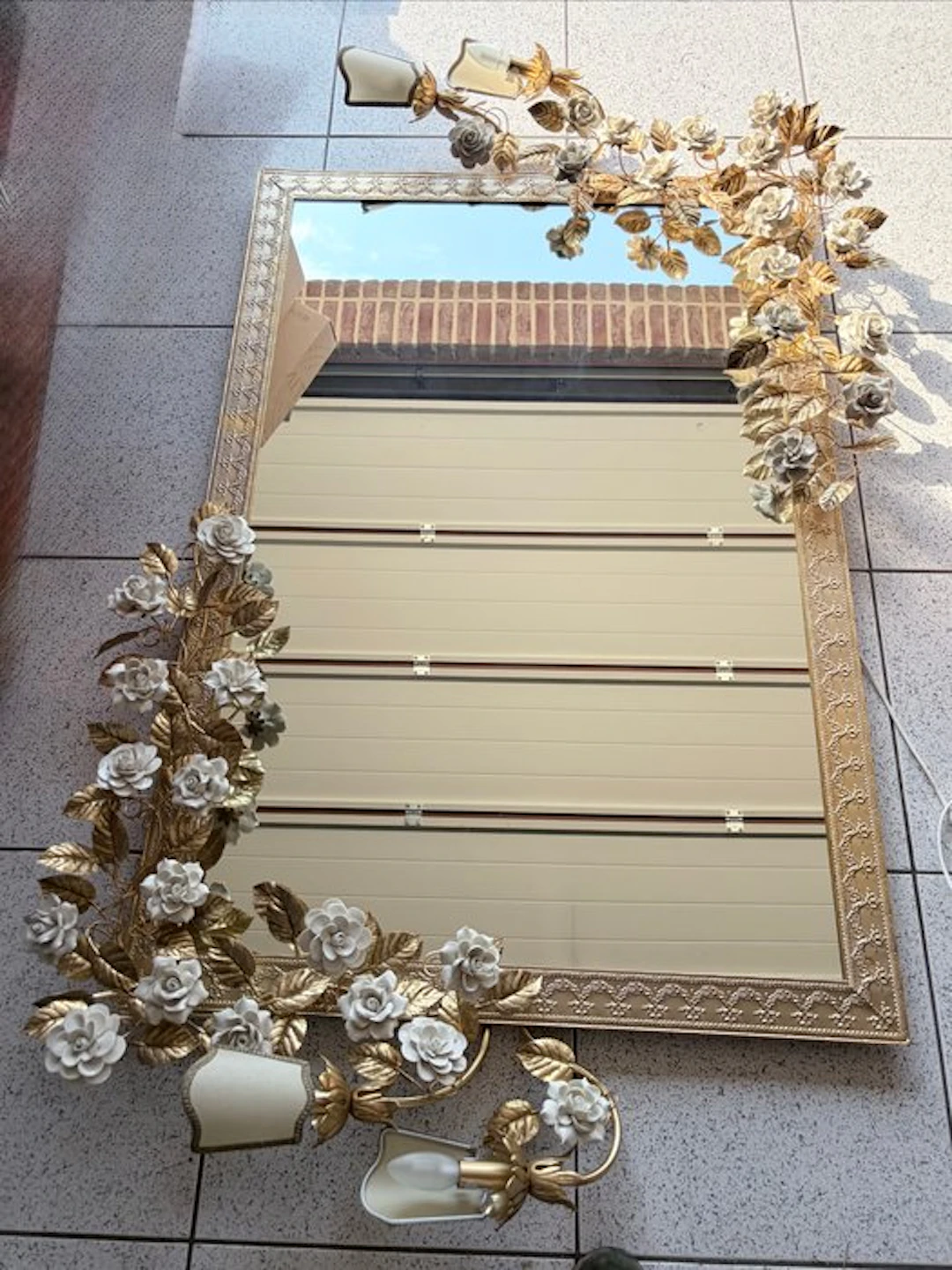 Villari - Wall mirror - Porcelain, Brass