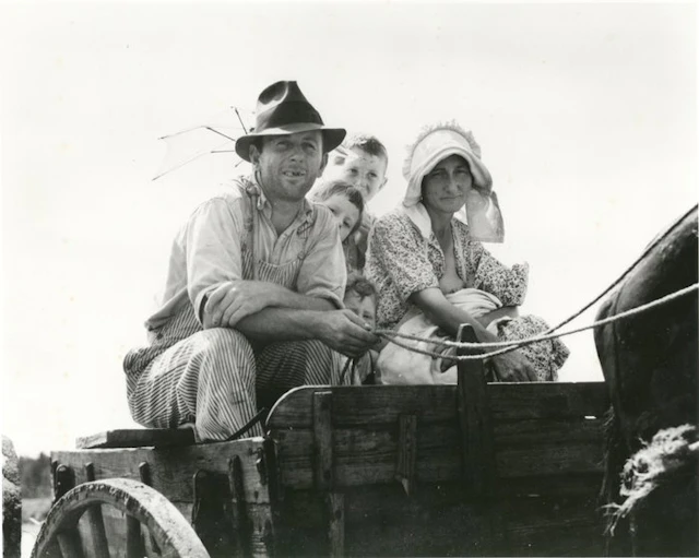 Dorothea Lange (1895–1965) - Sharecropper family near Hazlehurst, Georgia 1937
