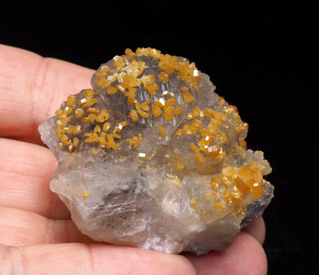 Mimetite Crystals on matrix - Height: 5 cm - Width: 6 cm- 90 g