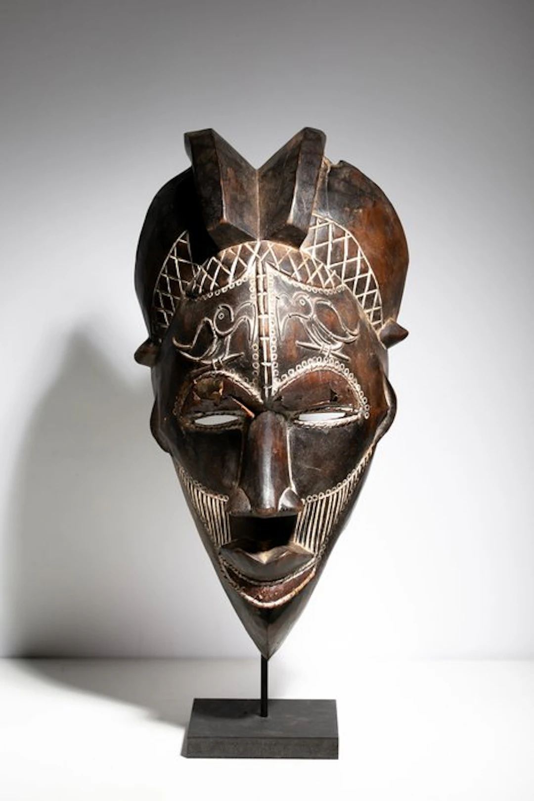 Mask - colonial - DR Congo (No reserve price)