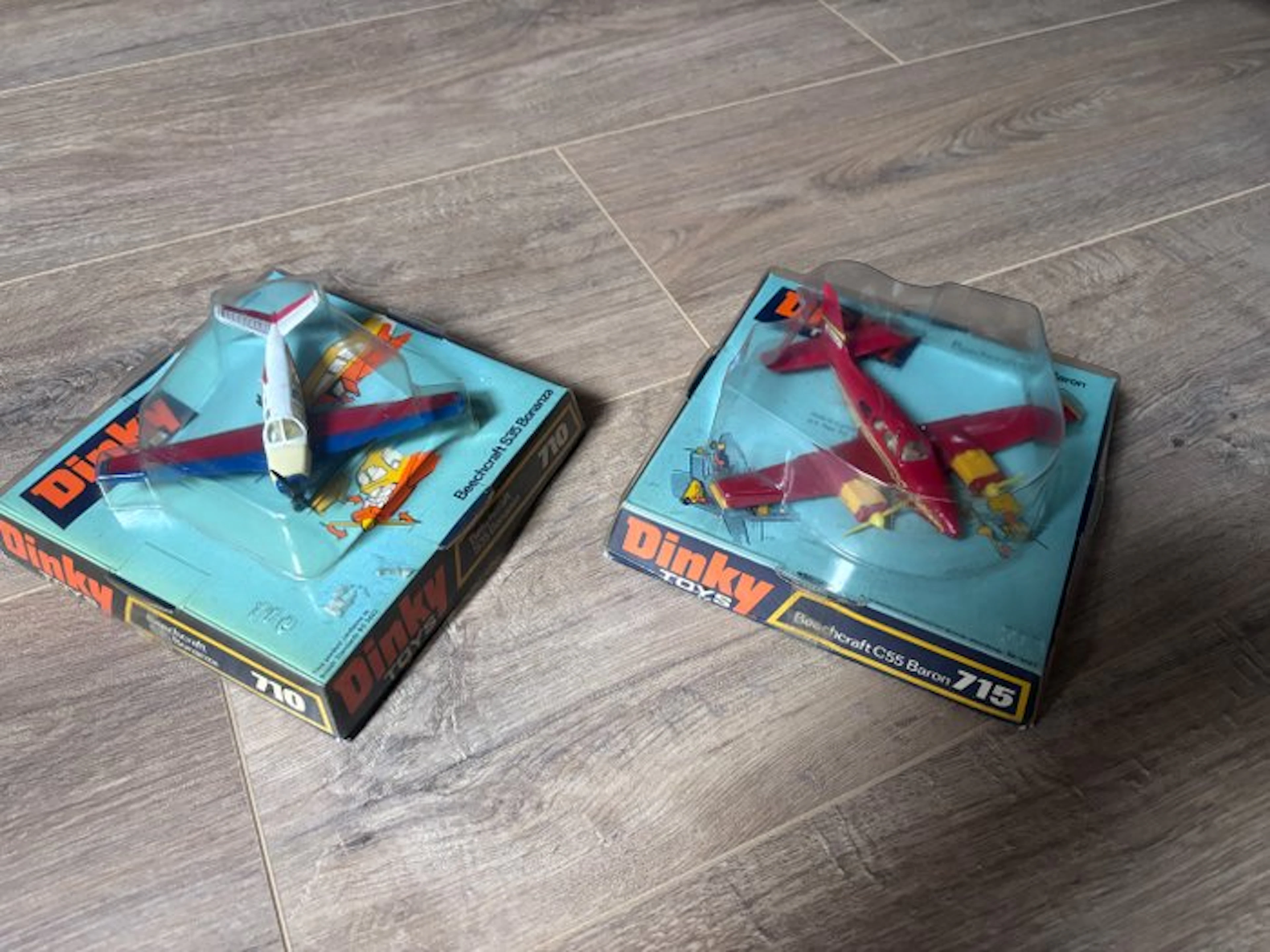 Dinky Toys - Model car (2) - Beechcraft C55 Baron; Beechcraft S35 Bonanza
