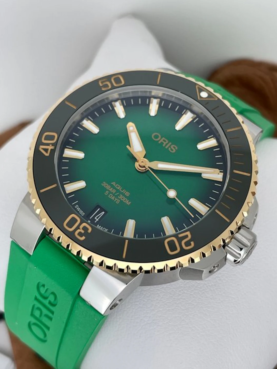 Oris - Aquis Date Calibre 400-2 Automatic - 01 400 7769...