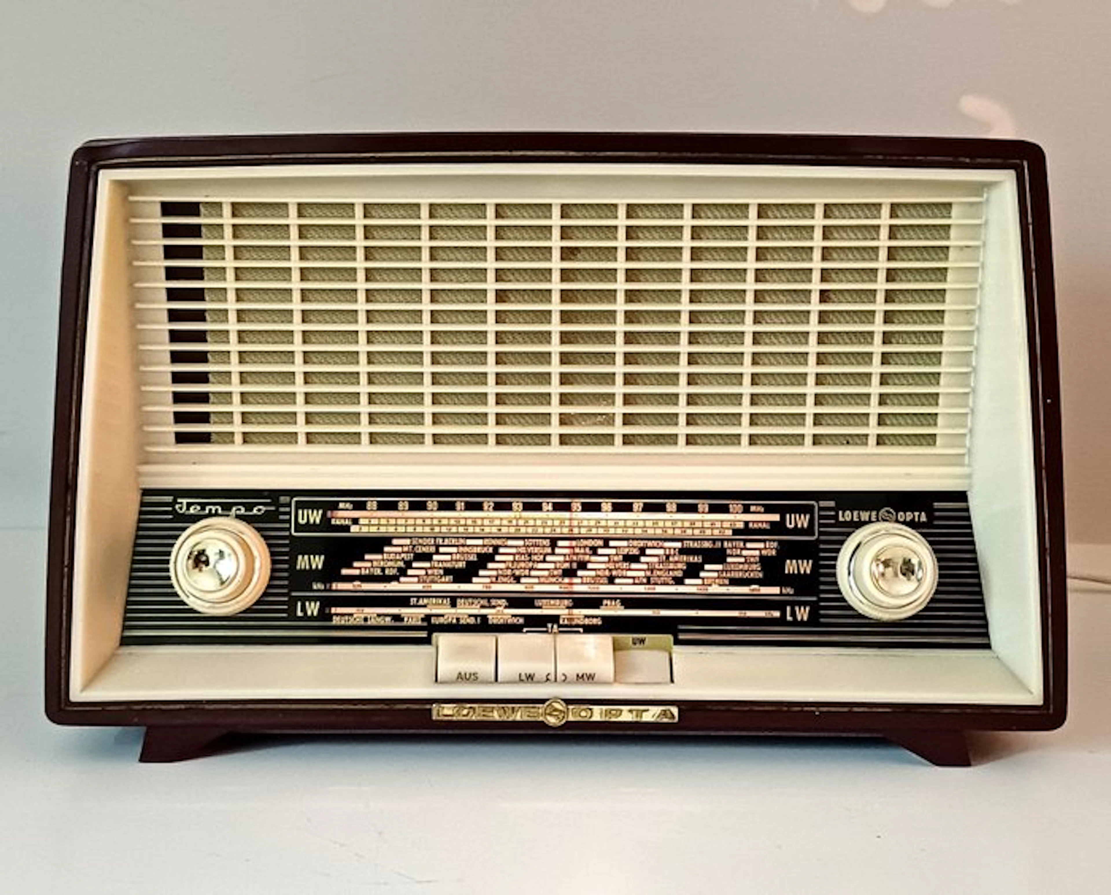 Loewe Opta - Tempo Type 5706W Tube radio