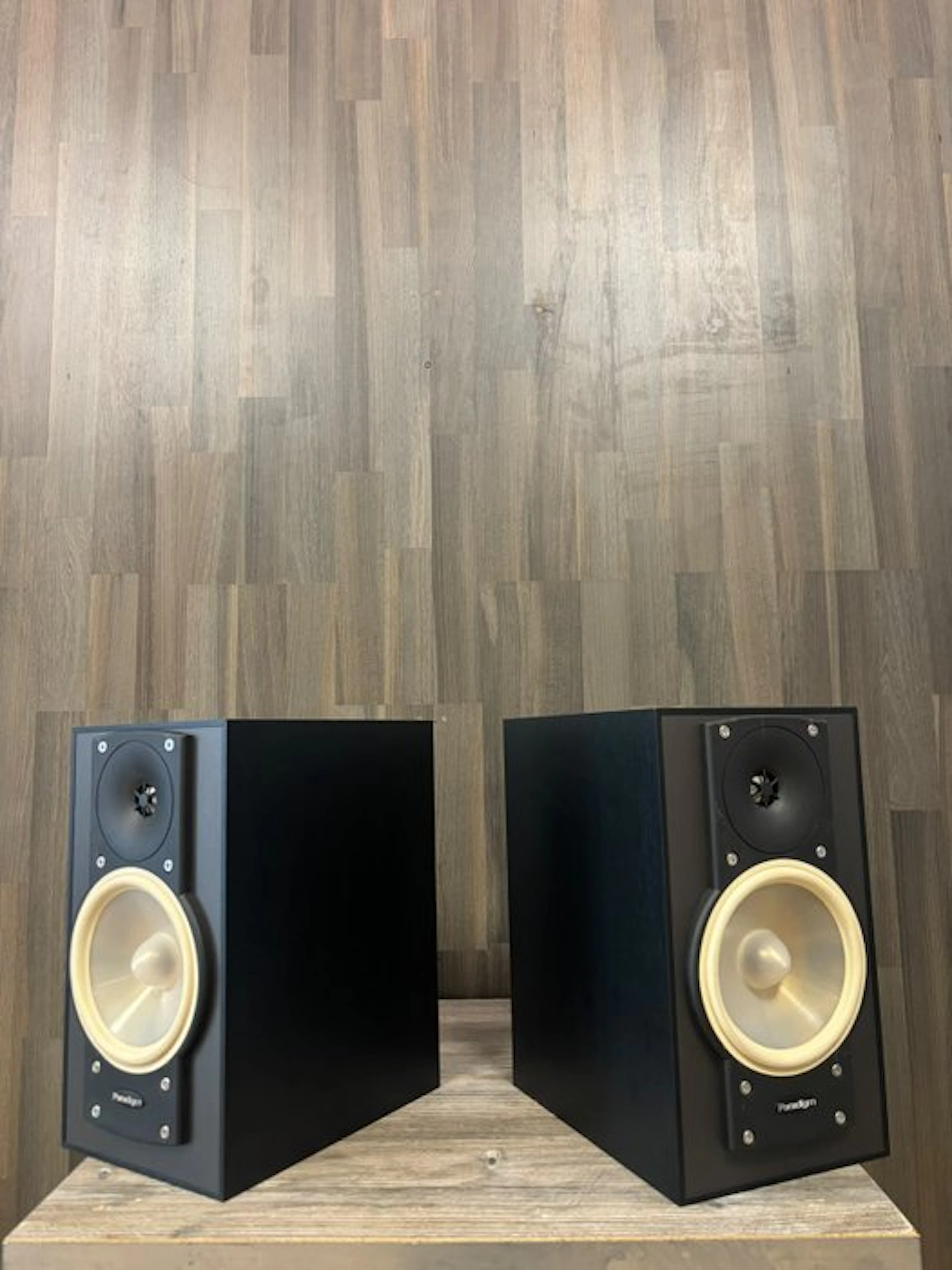 Paradigm - Mini Monitor v.6 / 2-Way Bass Reflex Bookshelf Speaker set