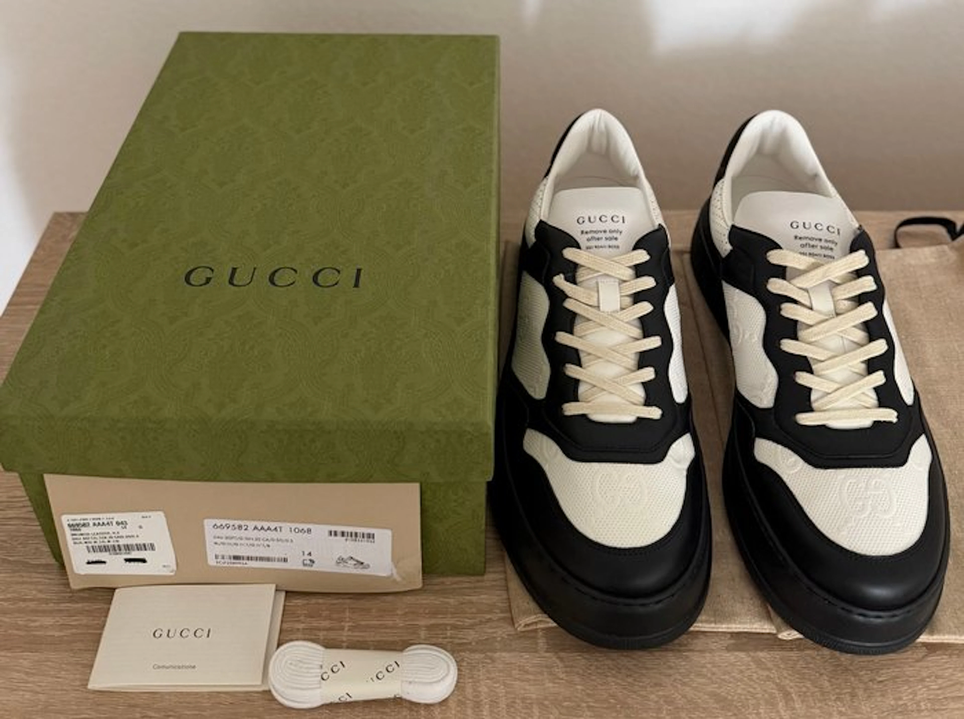 Gucci - GG Embossed Sneaker 'Black White' 669582 AAA4T...