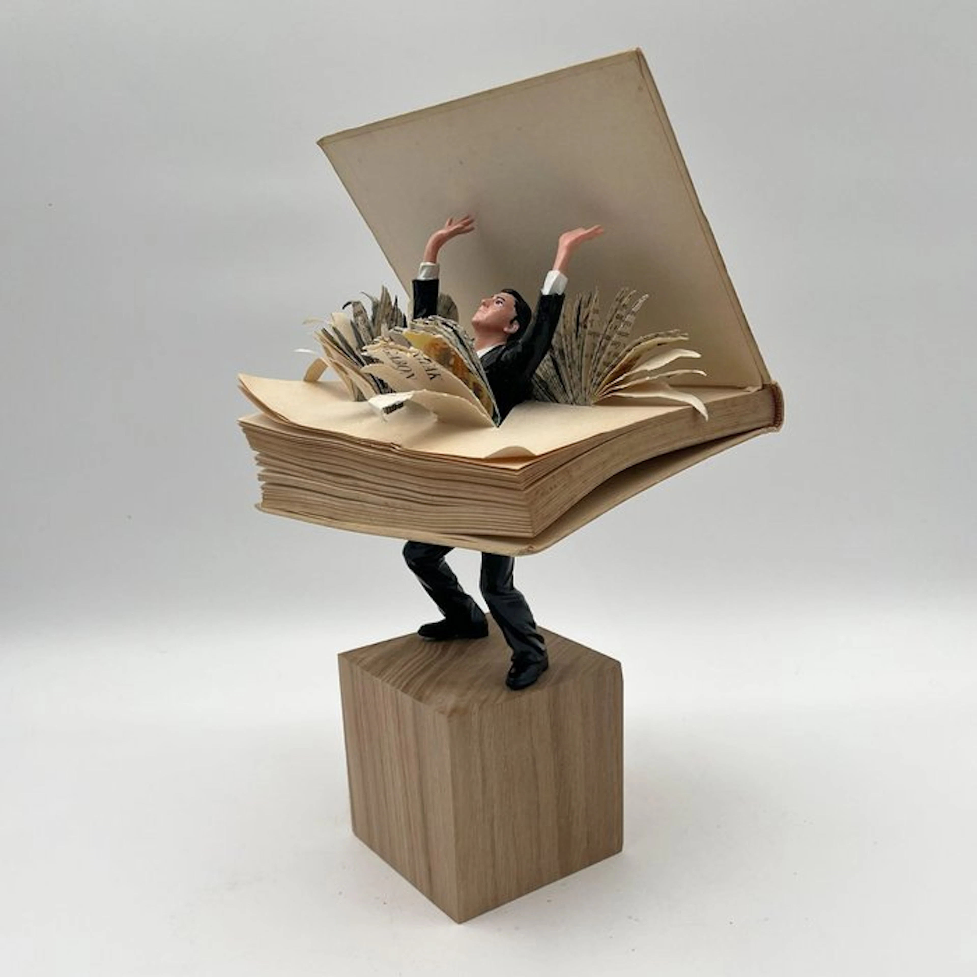Coco de Paris - The Man Who Became a Book