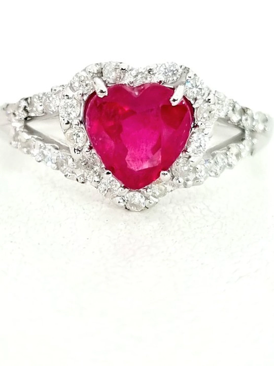 Ring - 18 kt. White gold Ruby - Diamond