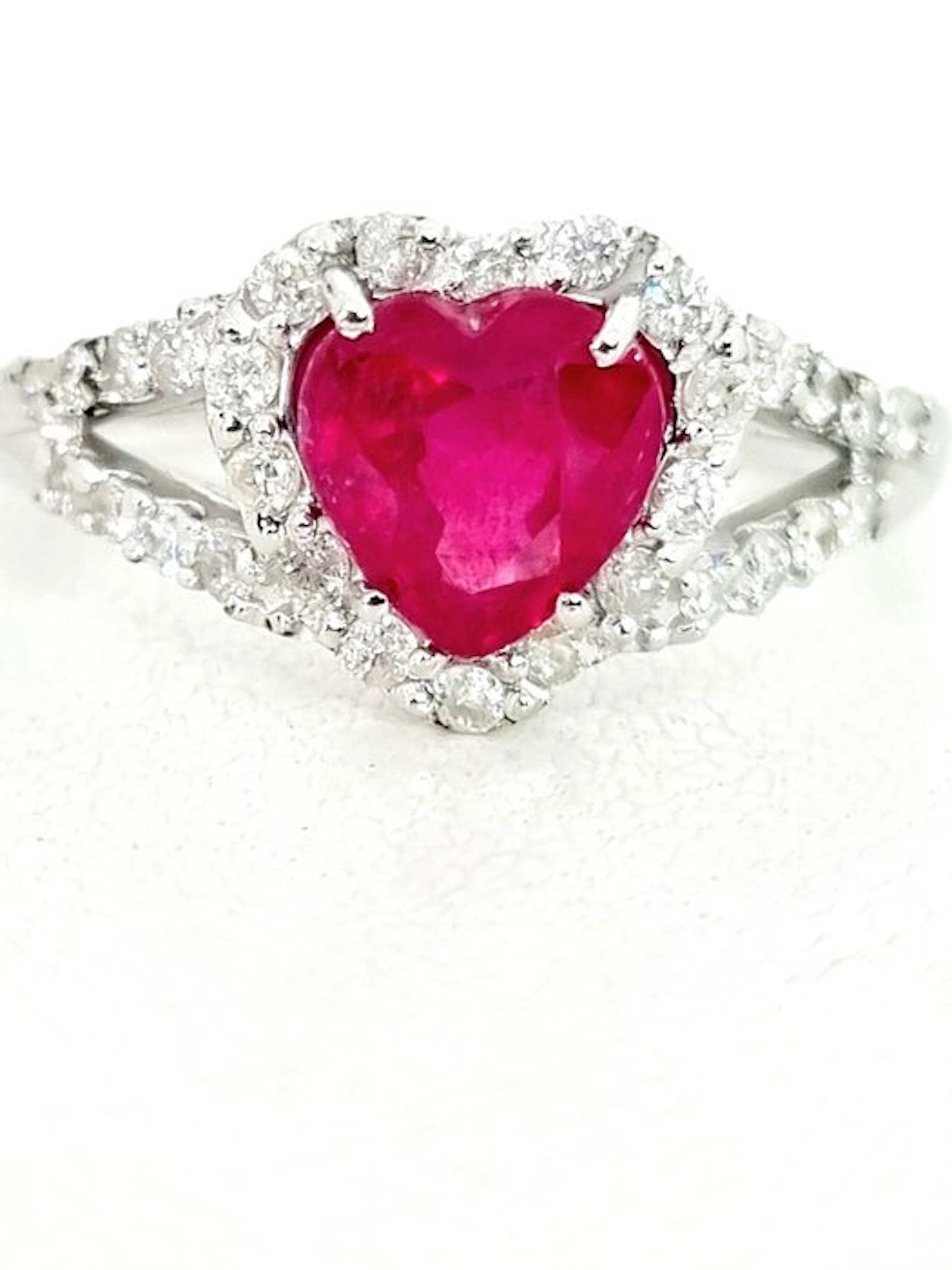 Ring - 18 kt. White gold Ruby - Diamond