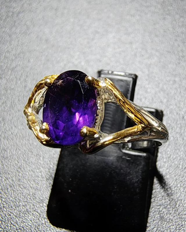 Sterling silver ring (925) plated with gold featuring a...