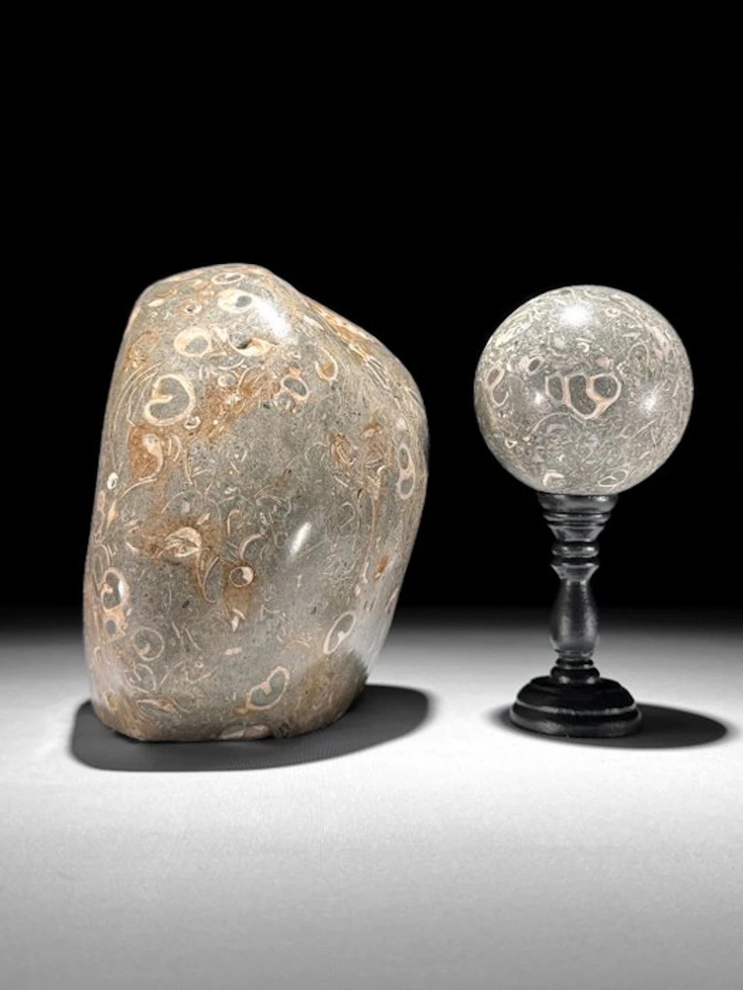 Decorative ornament - NO RESERVE PRICE - A beautiful pair...