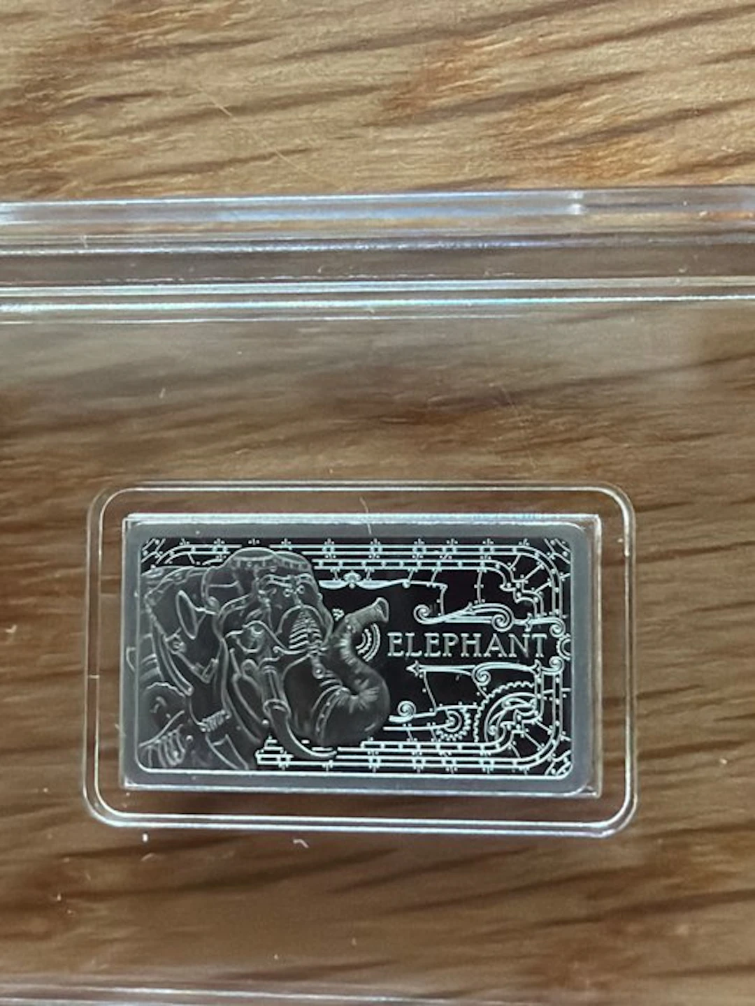 World. Platin Bar Elephant , 1/100 oz (.999) (No reserve price)