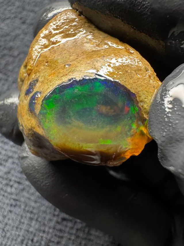Opal Rough- 16.3 g