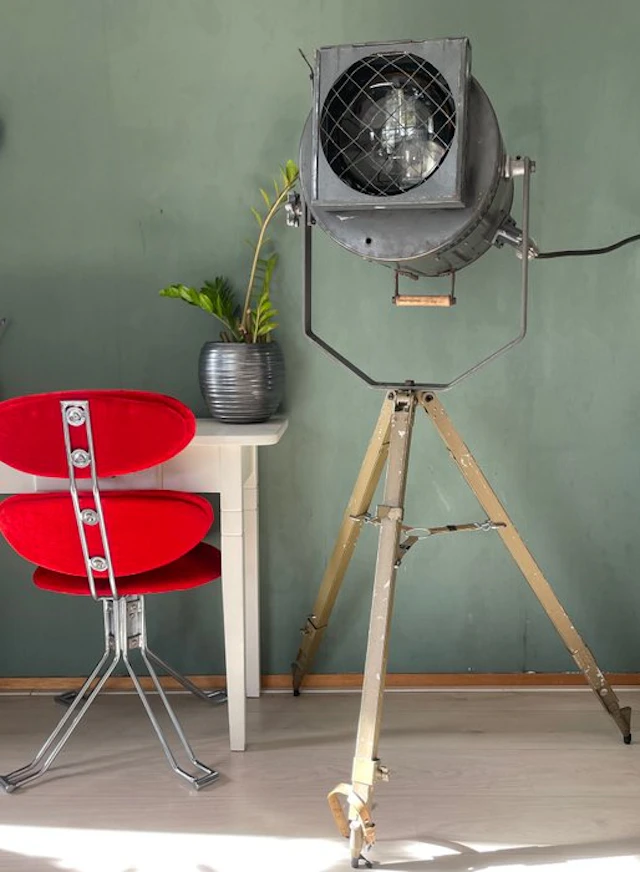 Reiche & Vogel Berlin Leuchtkunsten - Tripod floor lamp...