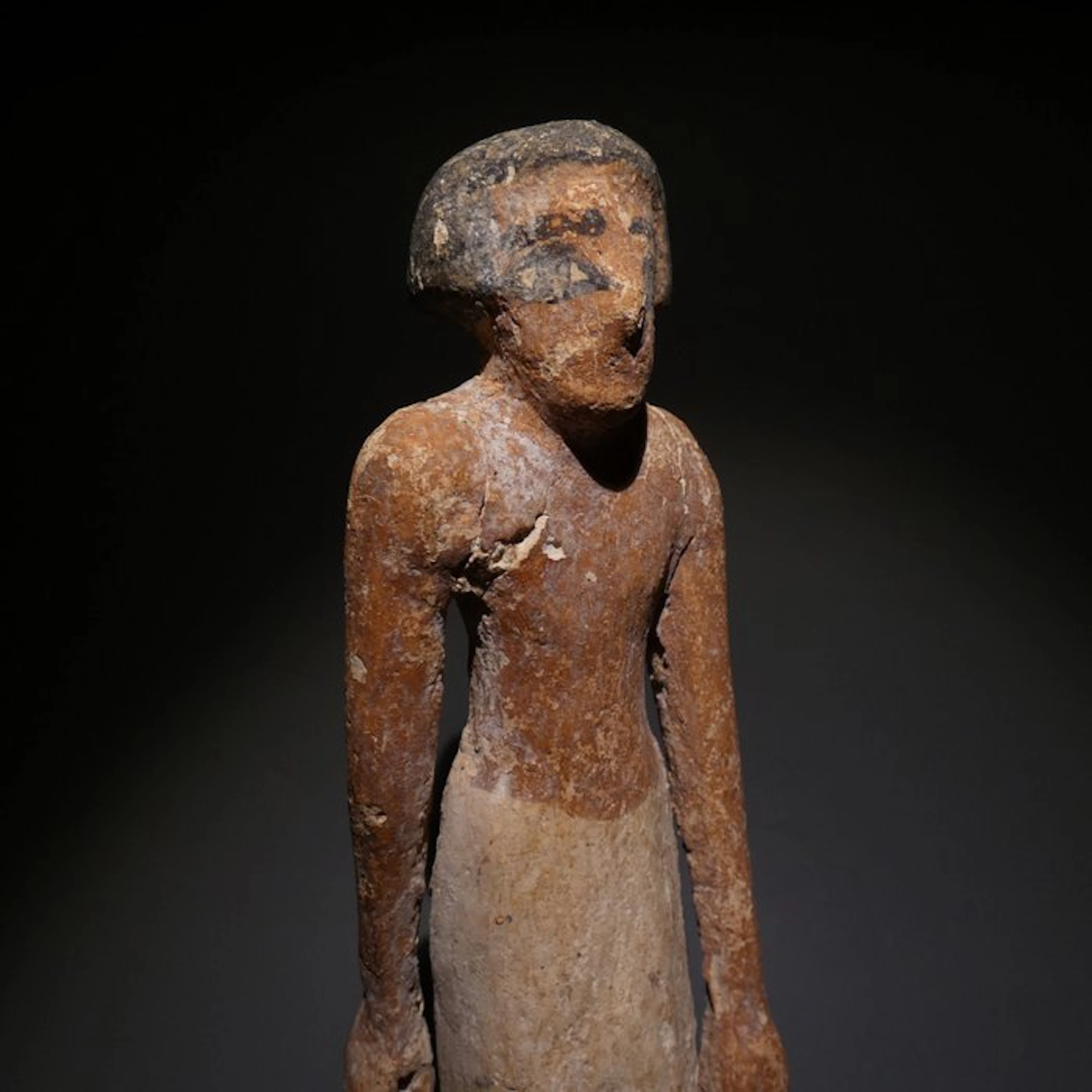 Ancient Egyptian Wood Figure model. 19,8 cm H. Middle Kingdom, 2060-1786 BC