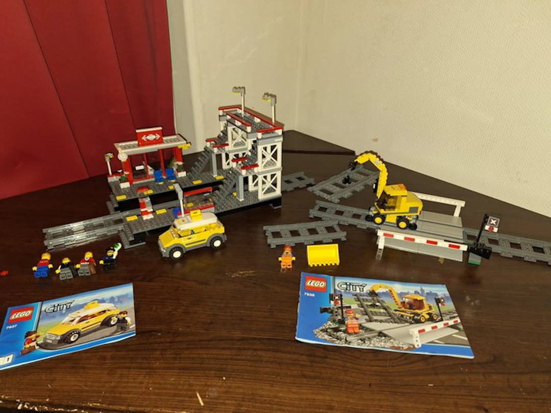 LEGO Set - City - City treinstation en spoorwerkplaats
