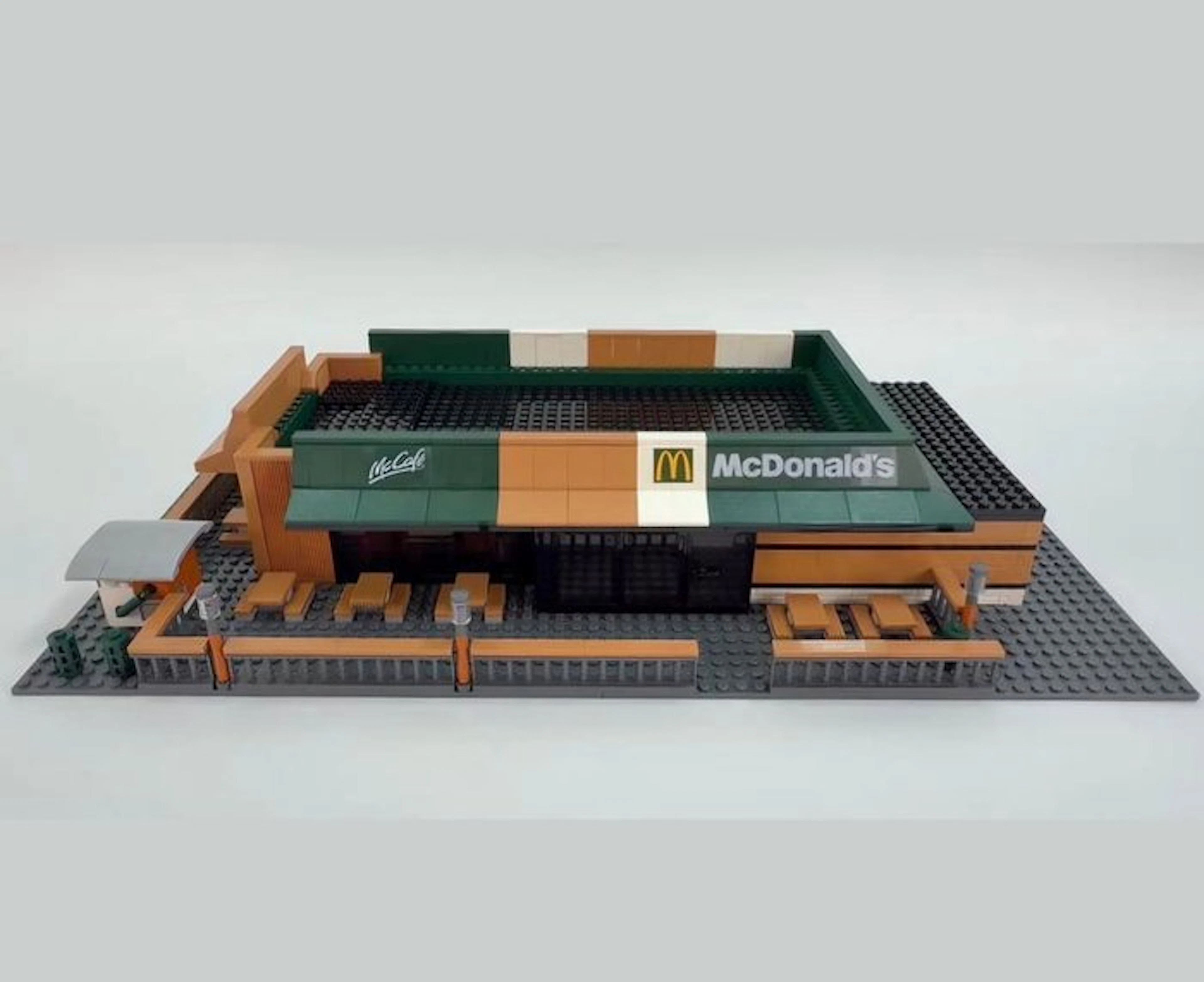 LEGO Set - Promotional - McDonald's restaurant Lego 2025