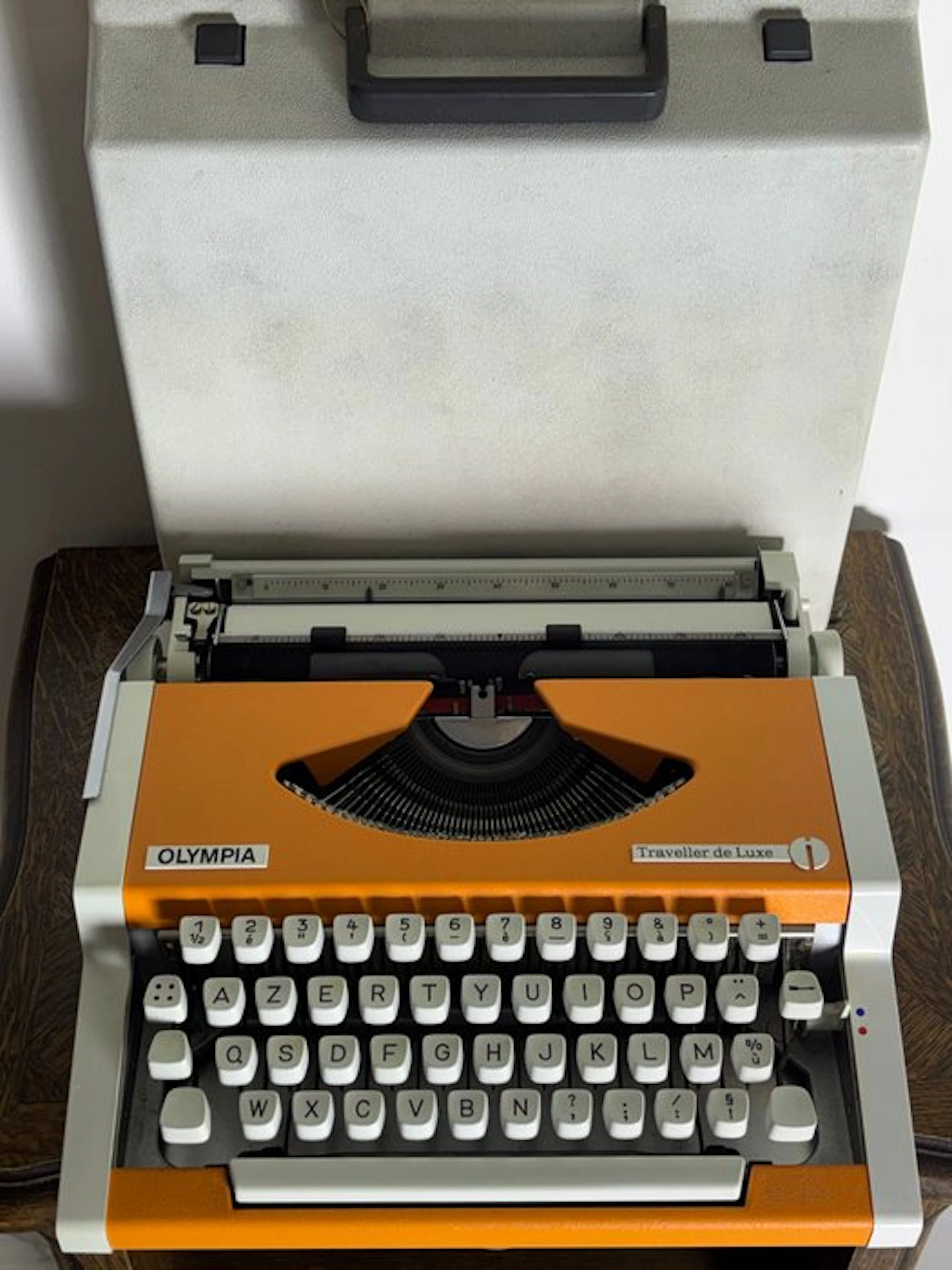 Olympia Traveller De Luxe - Typewriter - 1960-1970