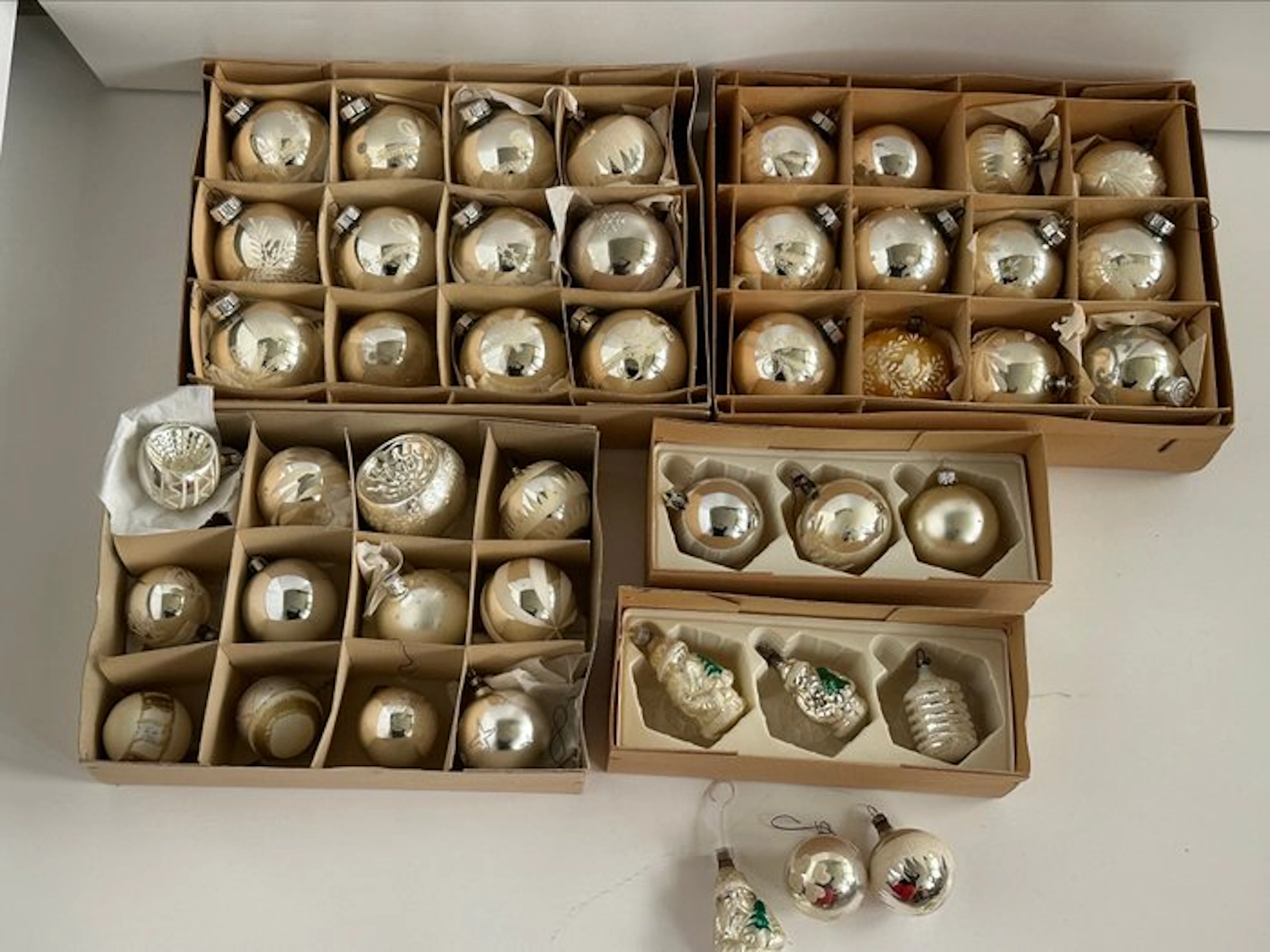 Christmas baubles 44 kerstballen / kerstbellen / kerst ornamenten (44) - Glass