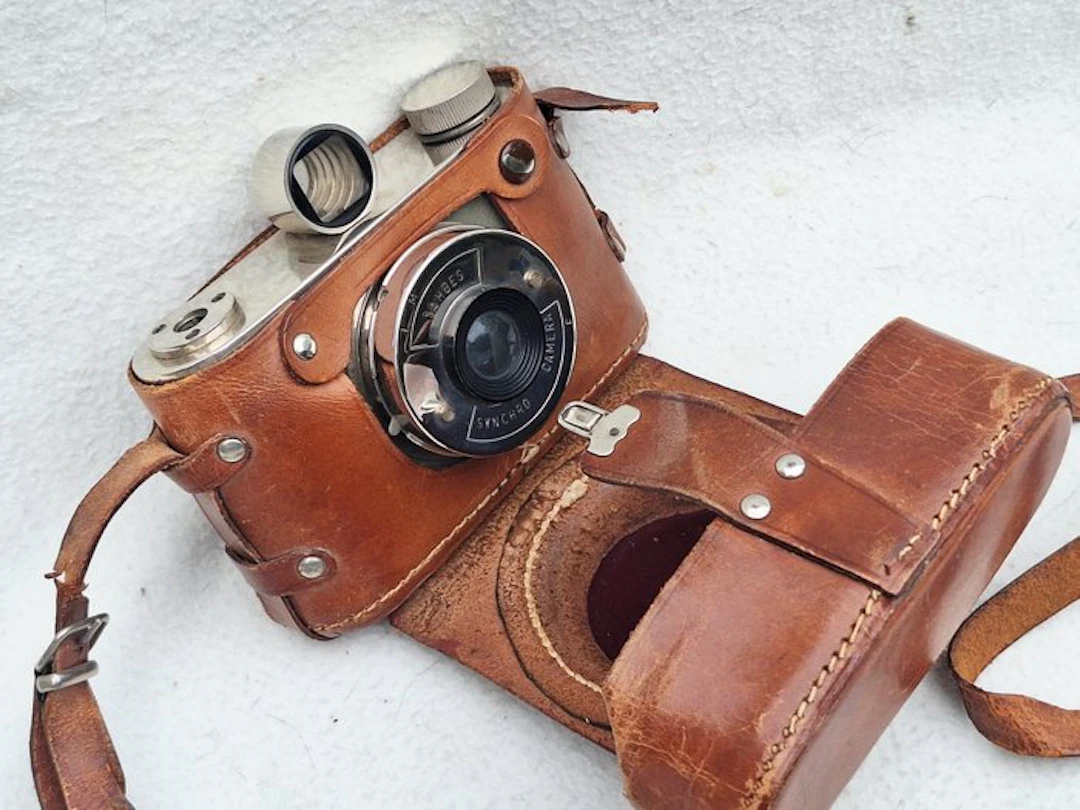 Tahbes Synchro , met paraattas Analogue camera