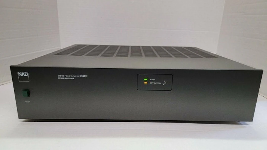 NAD - 2240PE 'Power Envelope' Solid state power amplifier