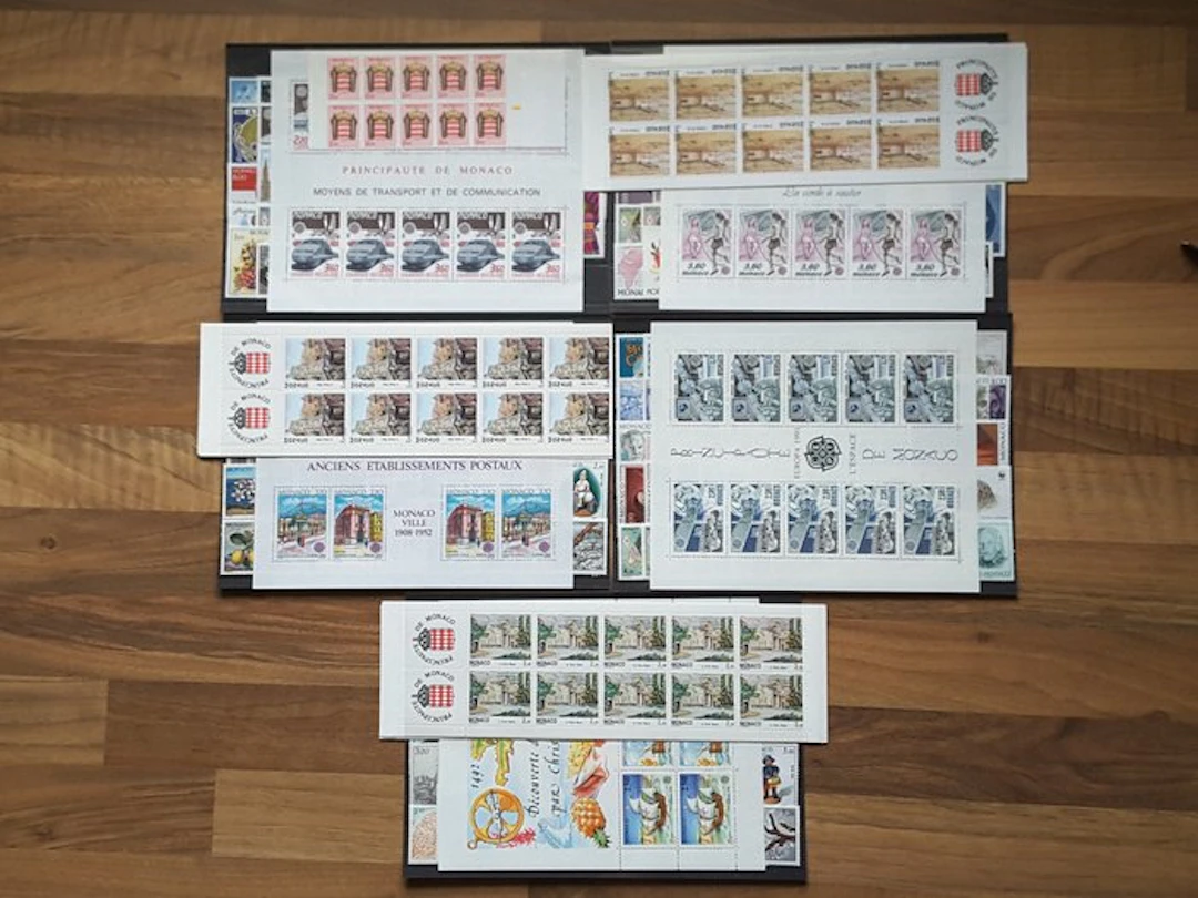 Monaco 1988/1992 - Five full years of ordinary stamps with sheet blocks