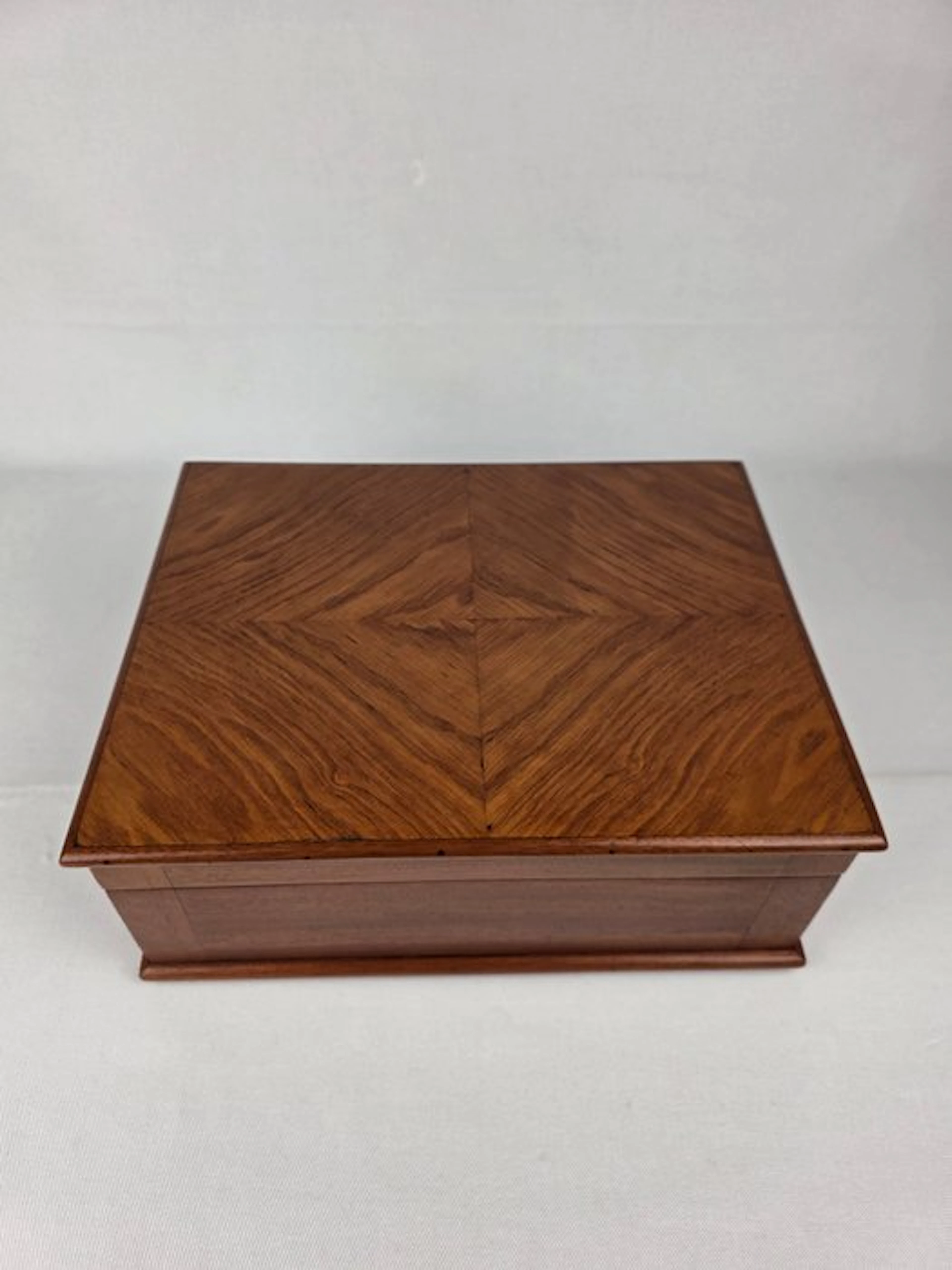 Box - Mahogany, Walnut - Large with compartments