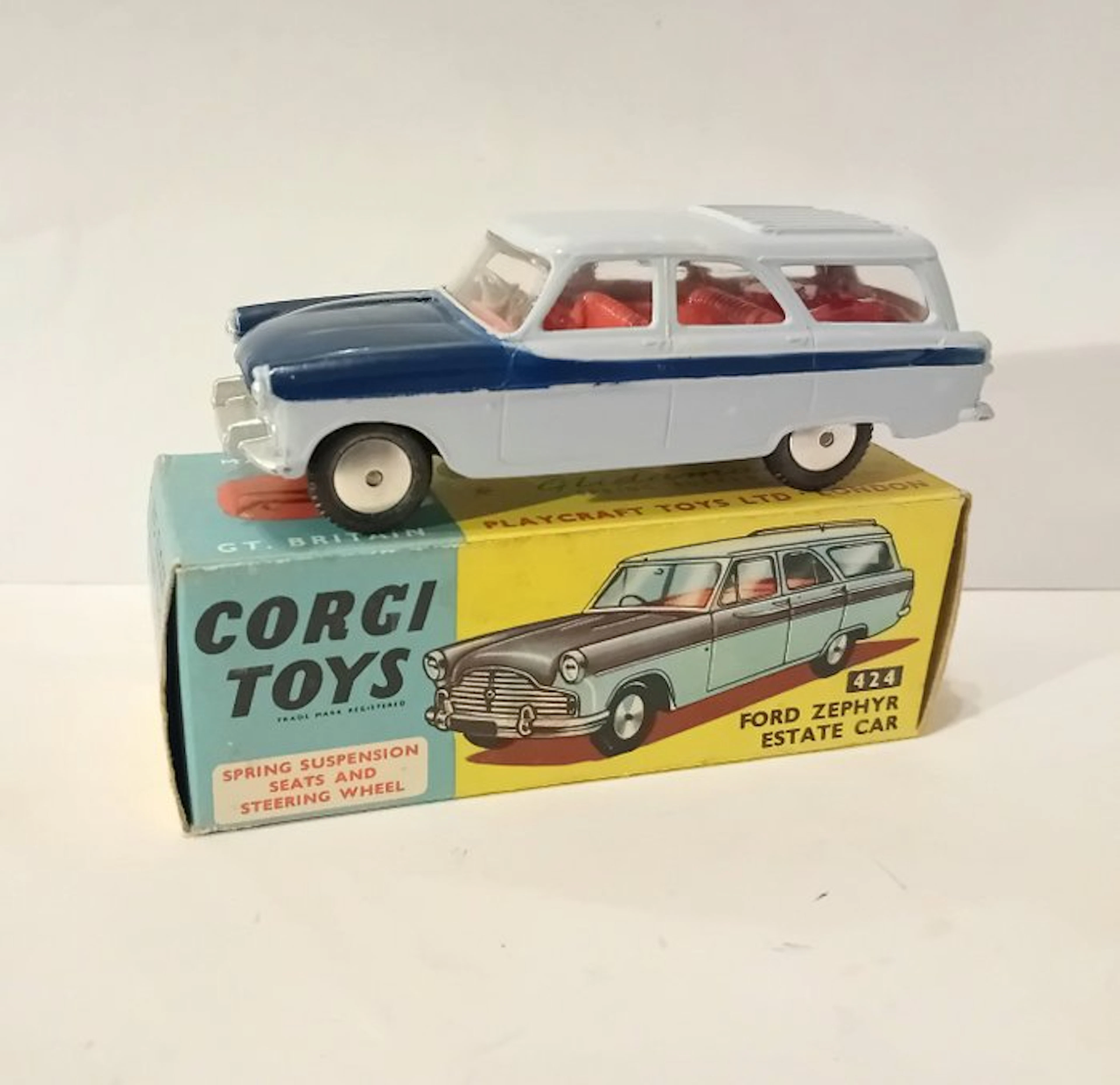 Corgi 1:43 - Model station wagon - Ford Zephyr Estate (424)