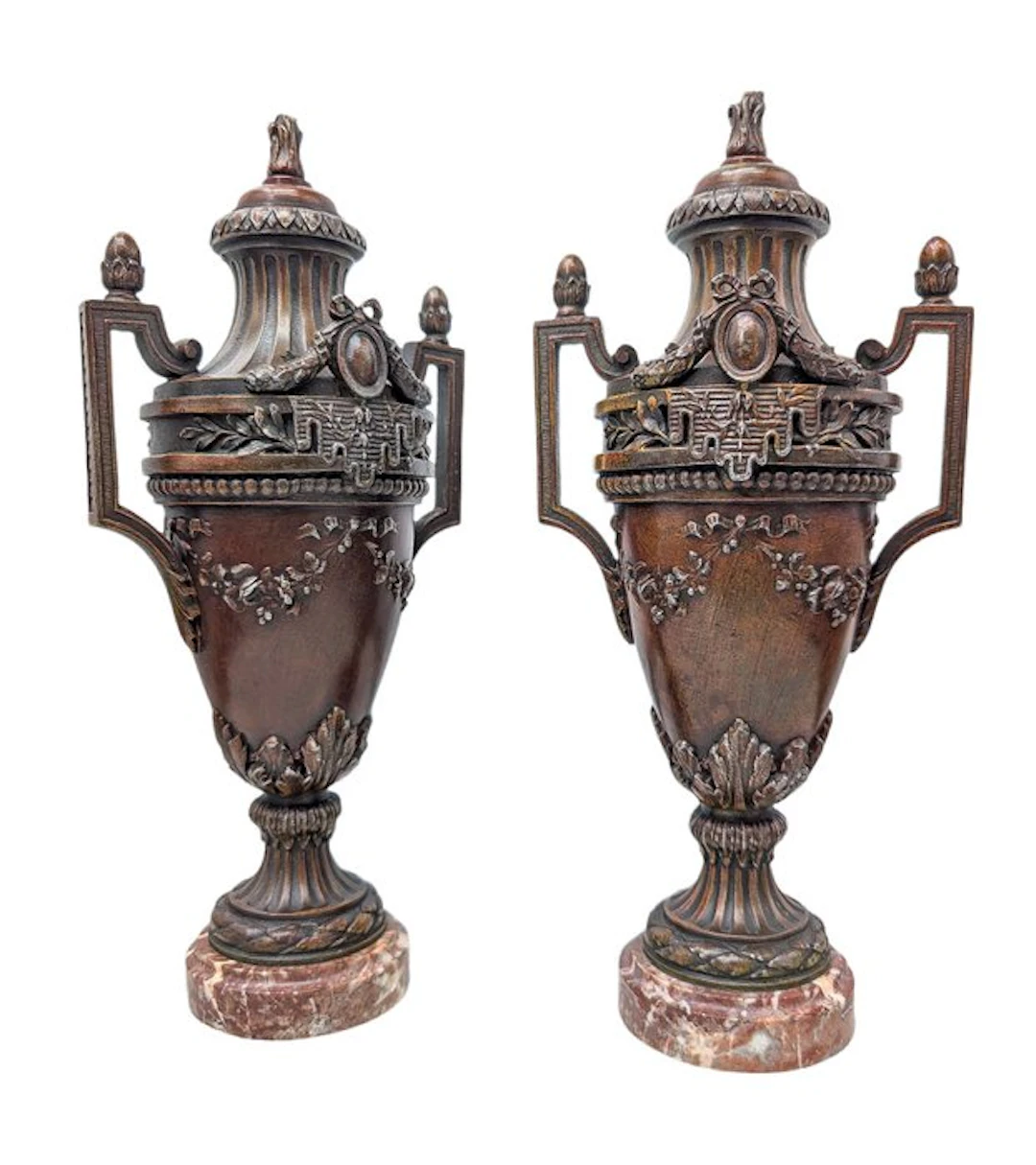Paire de cassolettes d'ornements de style Napoléon III /...
