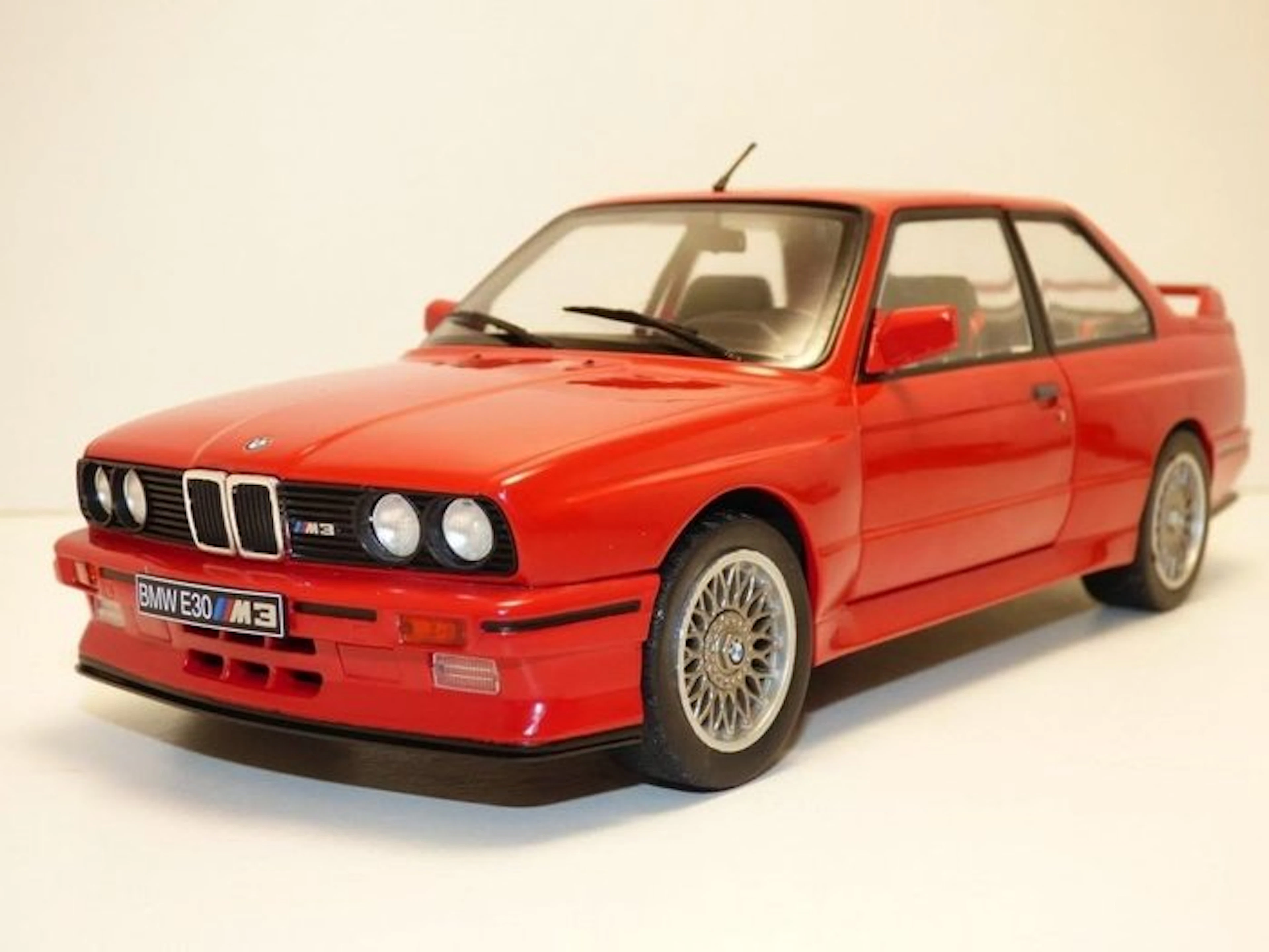 Solido 1:18 - Model car - BMW E30 M3